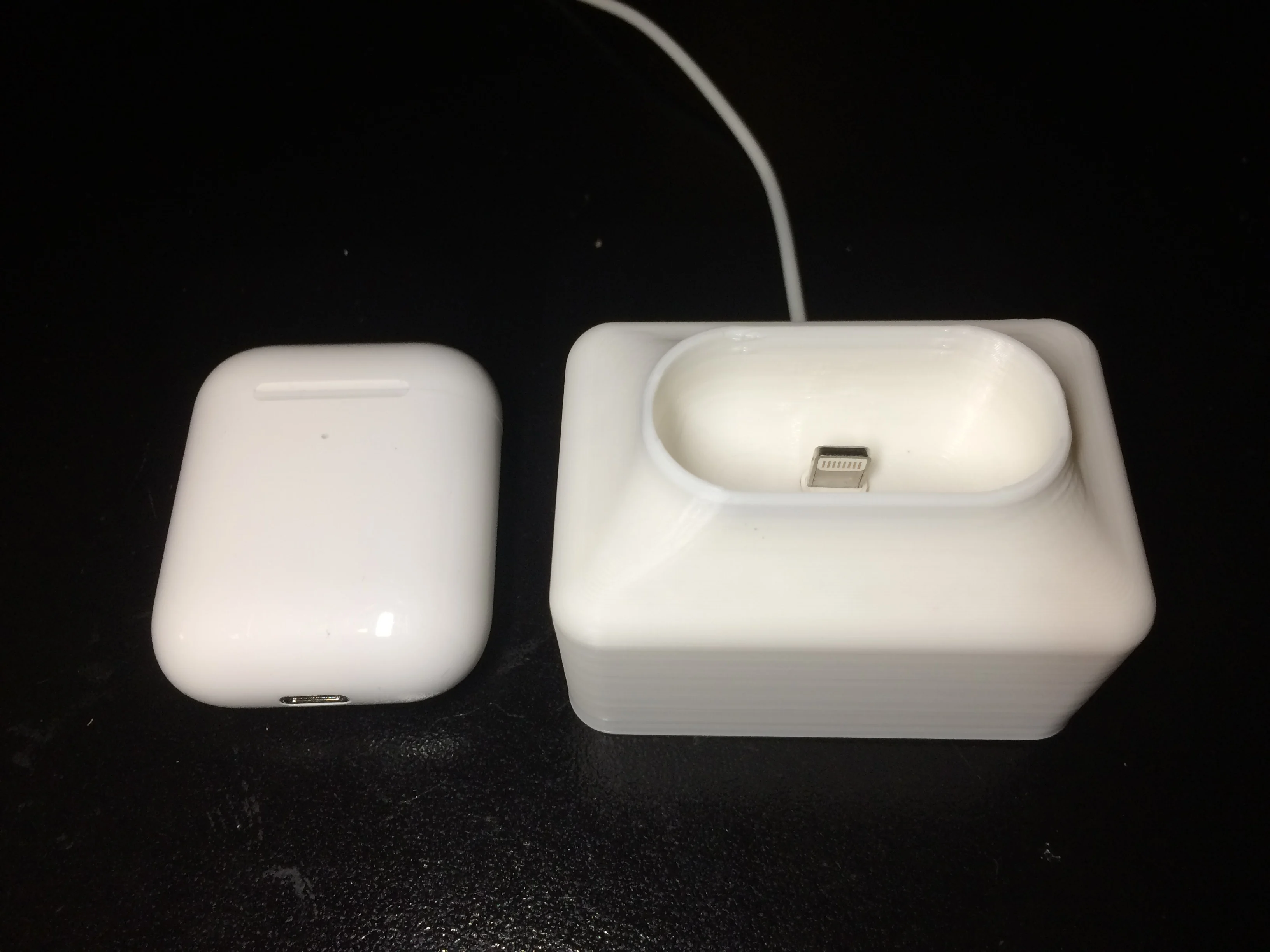 Apple Airpods charging stand