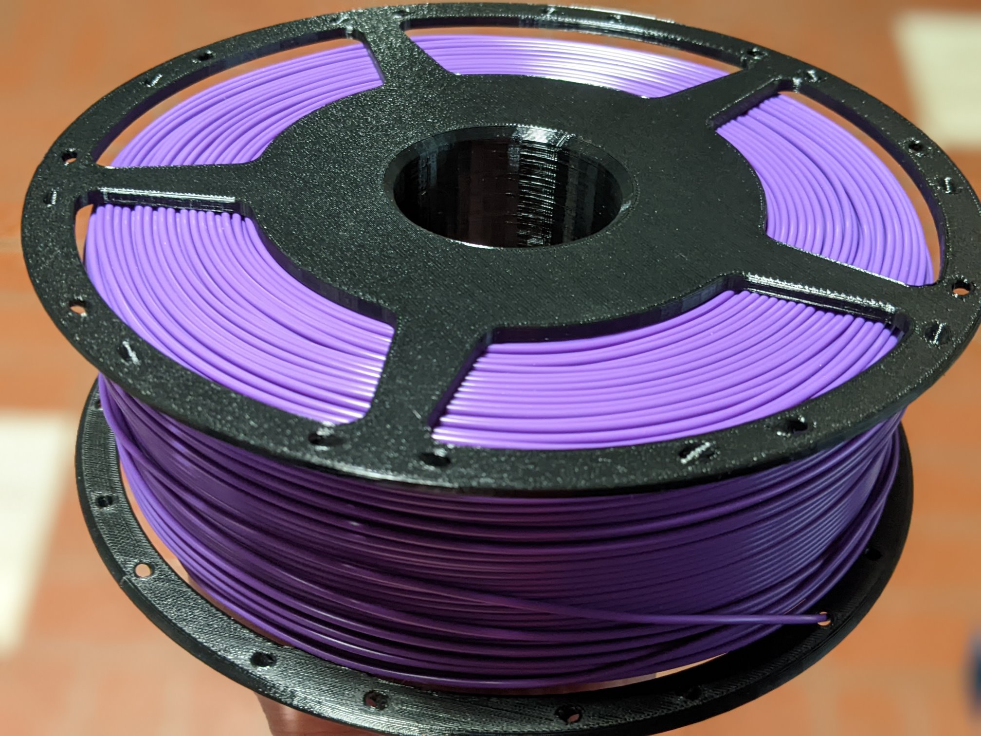 Reloadable spool (reel) for Inland or eSUN spooless filament