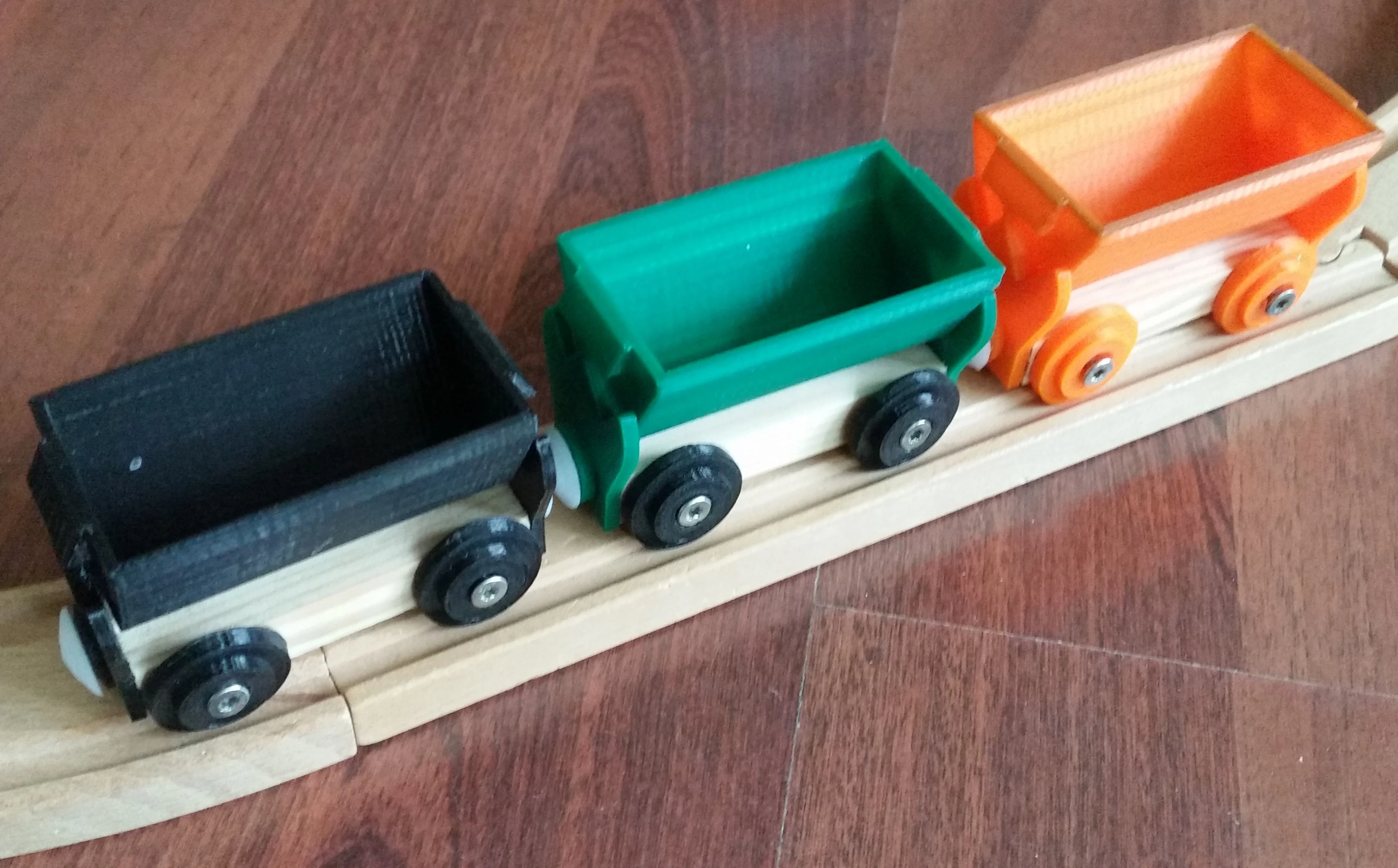 Tipper truck for Brio train