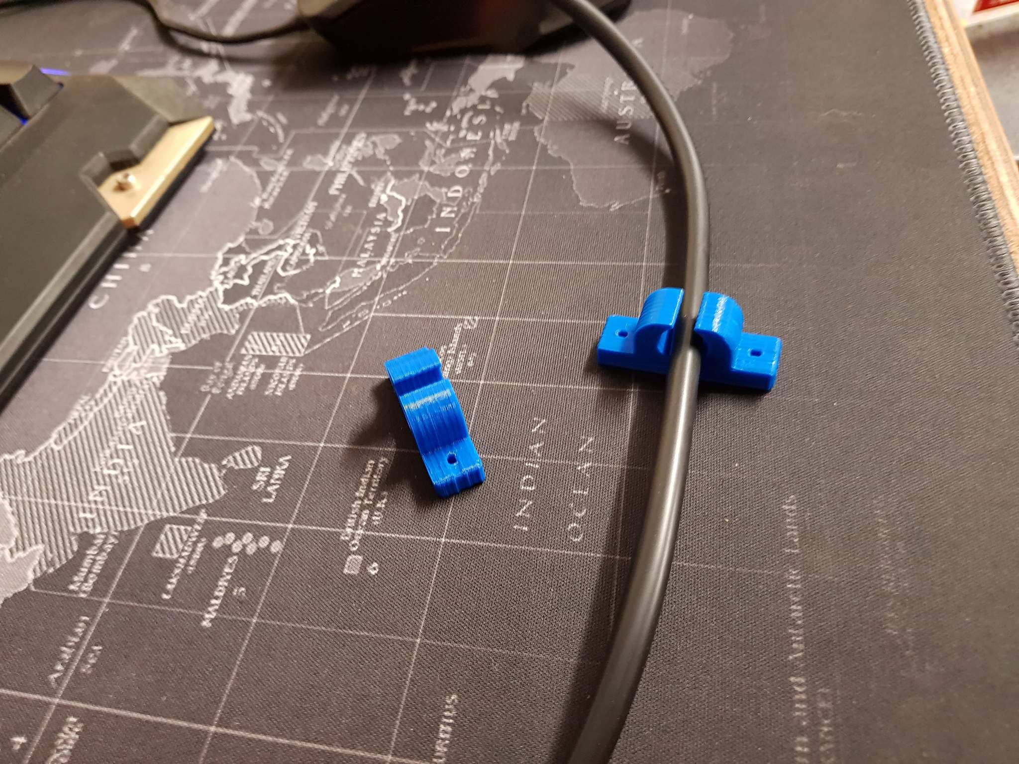 Lack table cable mounts