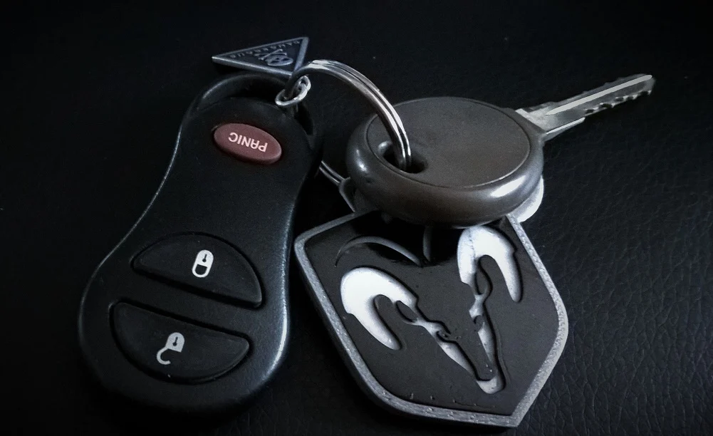 Dodge Ram keychain tricolor