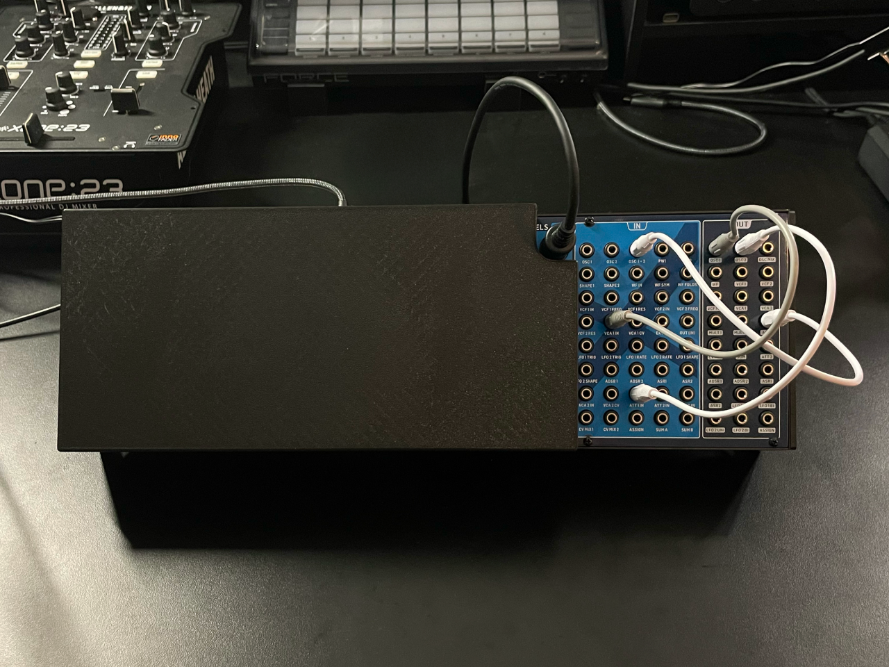 HARD COVER/DUST COVER FOR BEHRINGER PROTON/NEUTRON