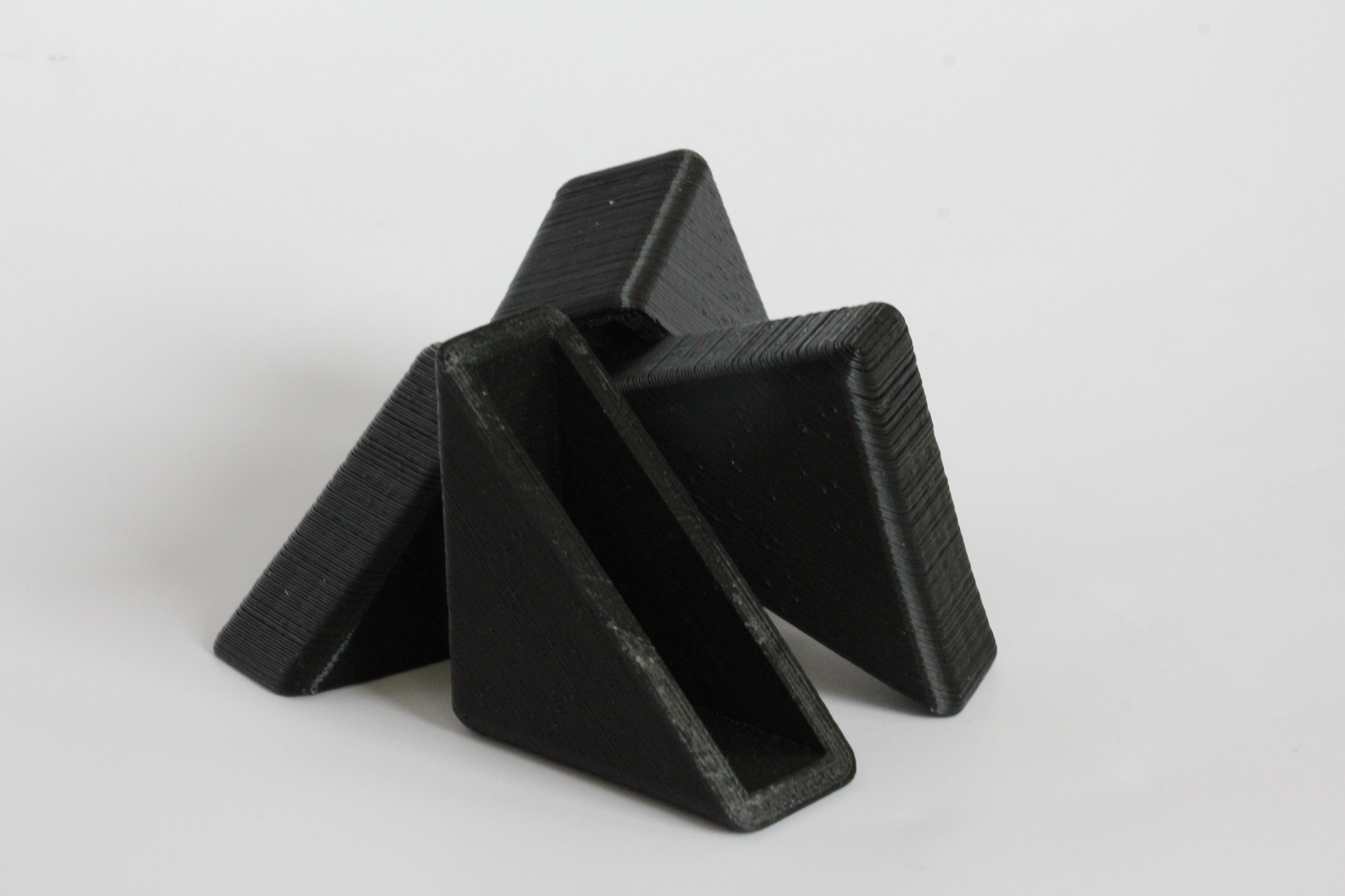 Protective corner for table [PARAMETRIC]