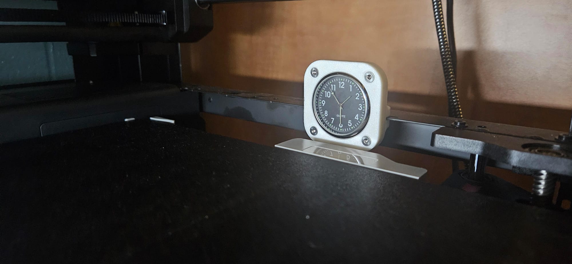 Bambulab P1P Clock holder for Timelapse videos