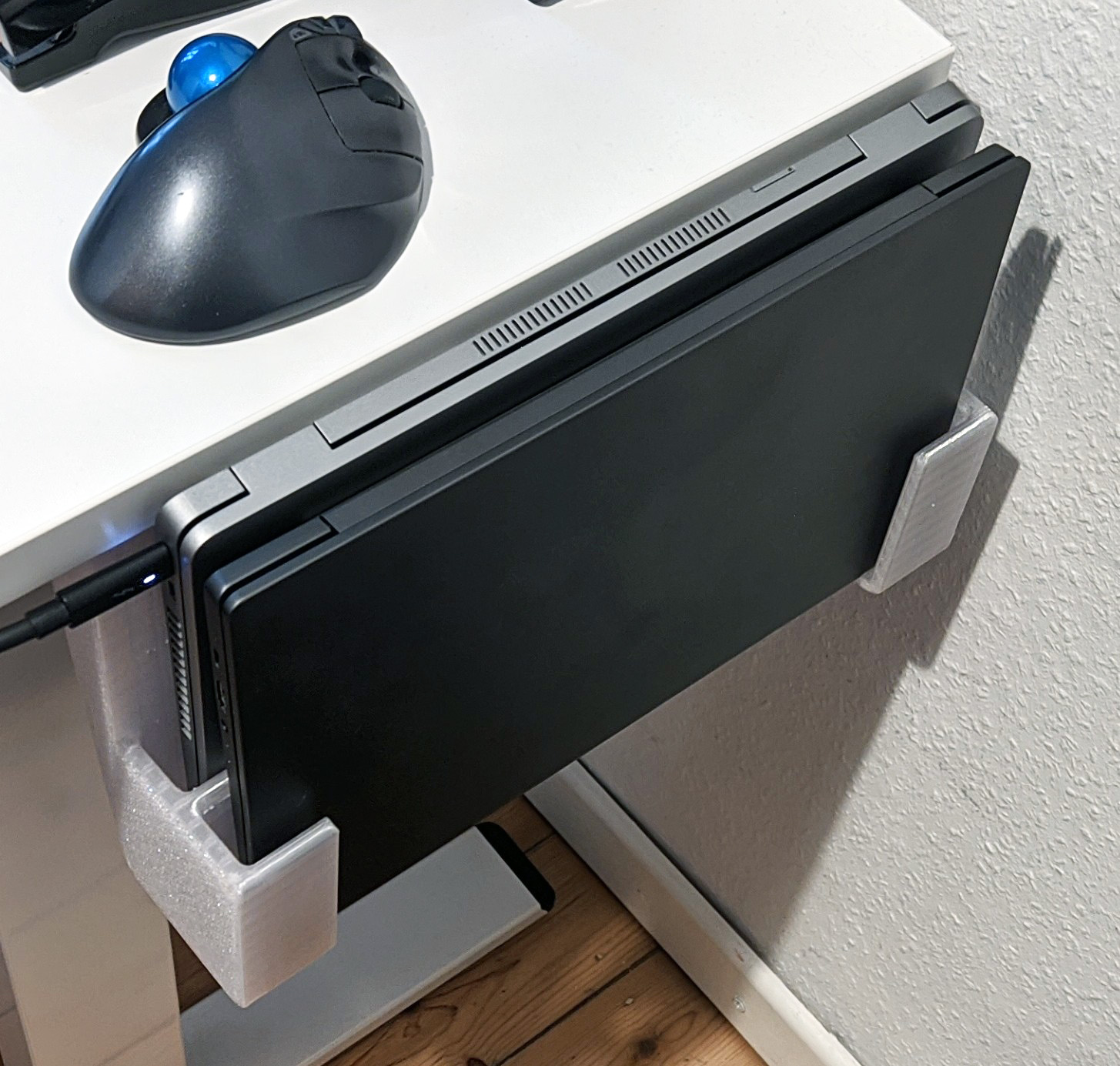 15-Inch Twin Laptop Table Mount (double holder for 15"-notebooks)