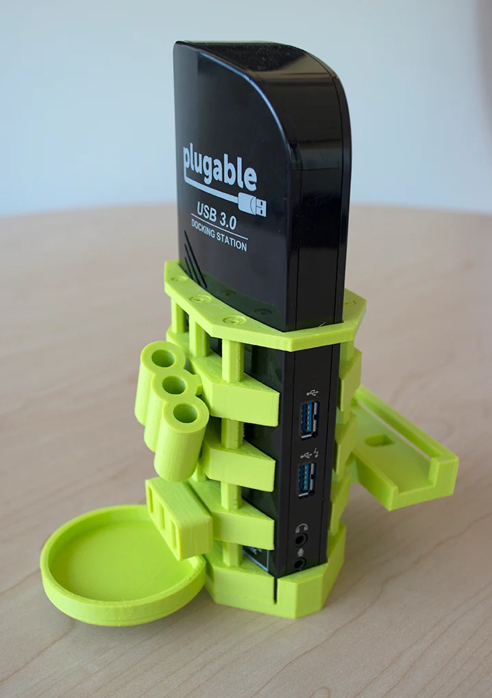 Modular desktop battlestation for UD-3900
