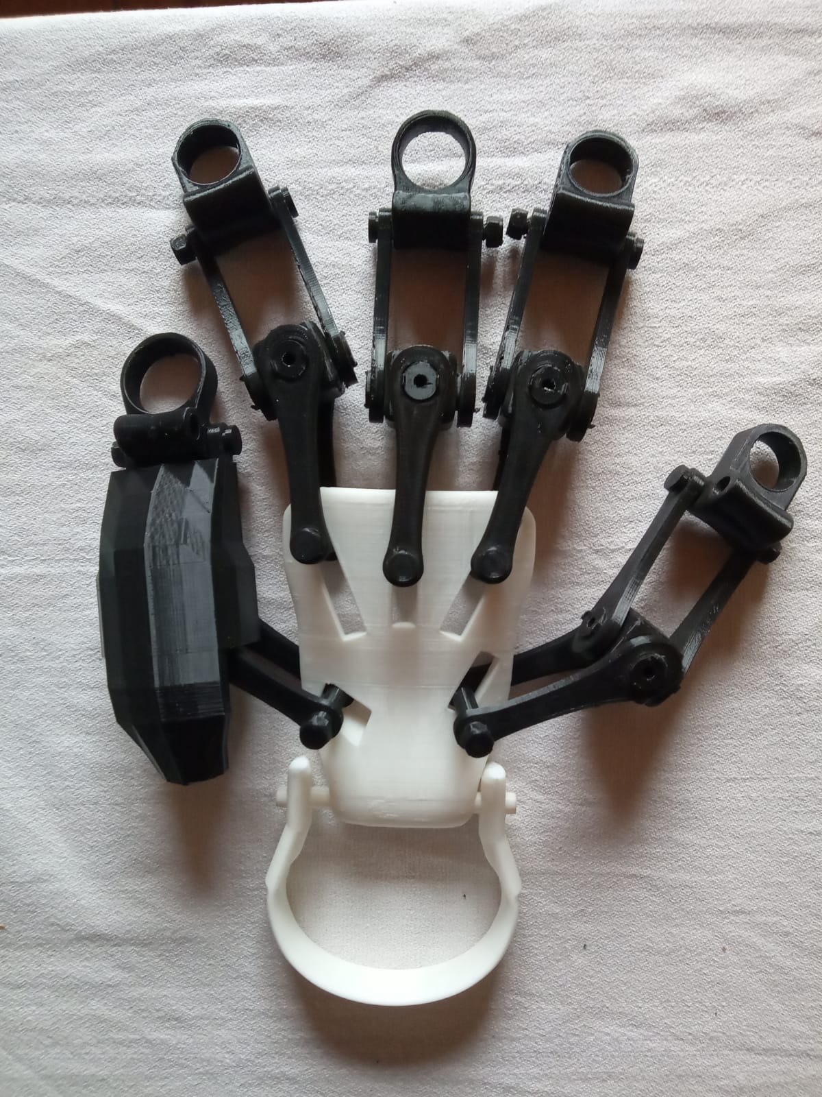 Full 3D Printed Exoeskeleton Hand