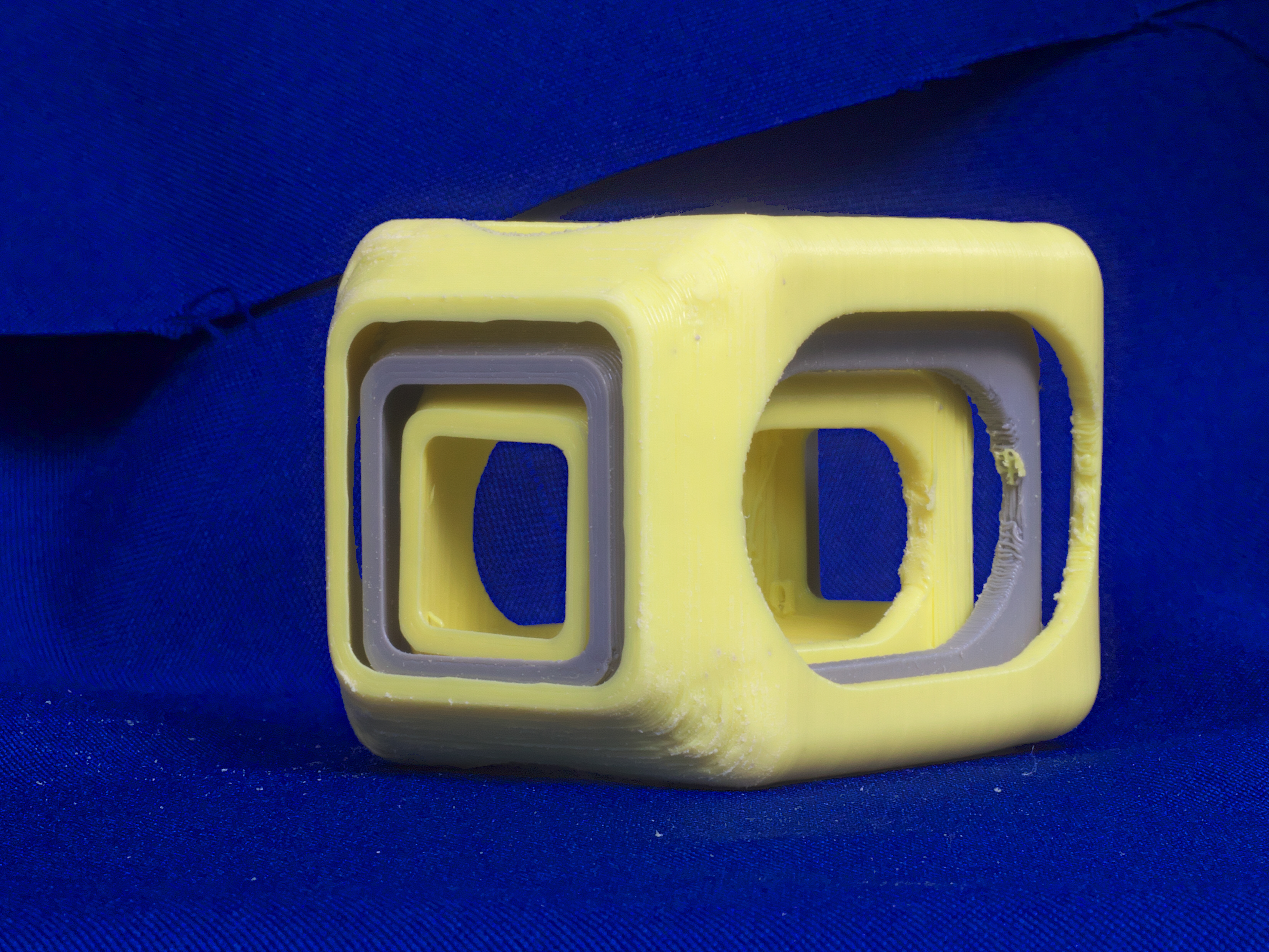 2 (or 3) colour nested round boxes