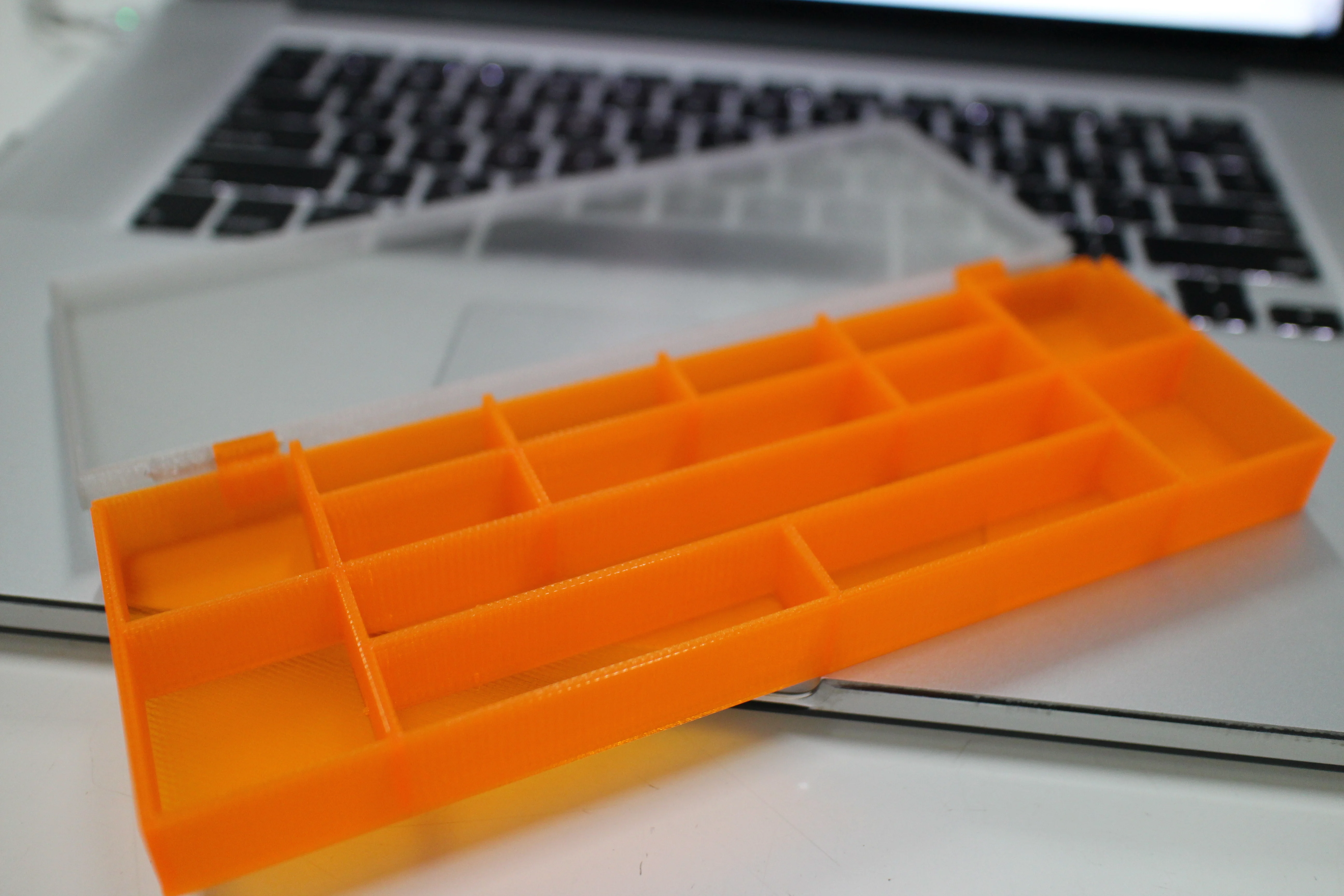 Mini Screwbox with lid (Hinge type)