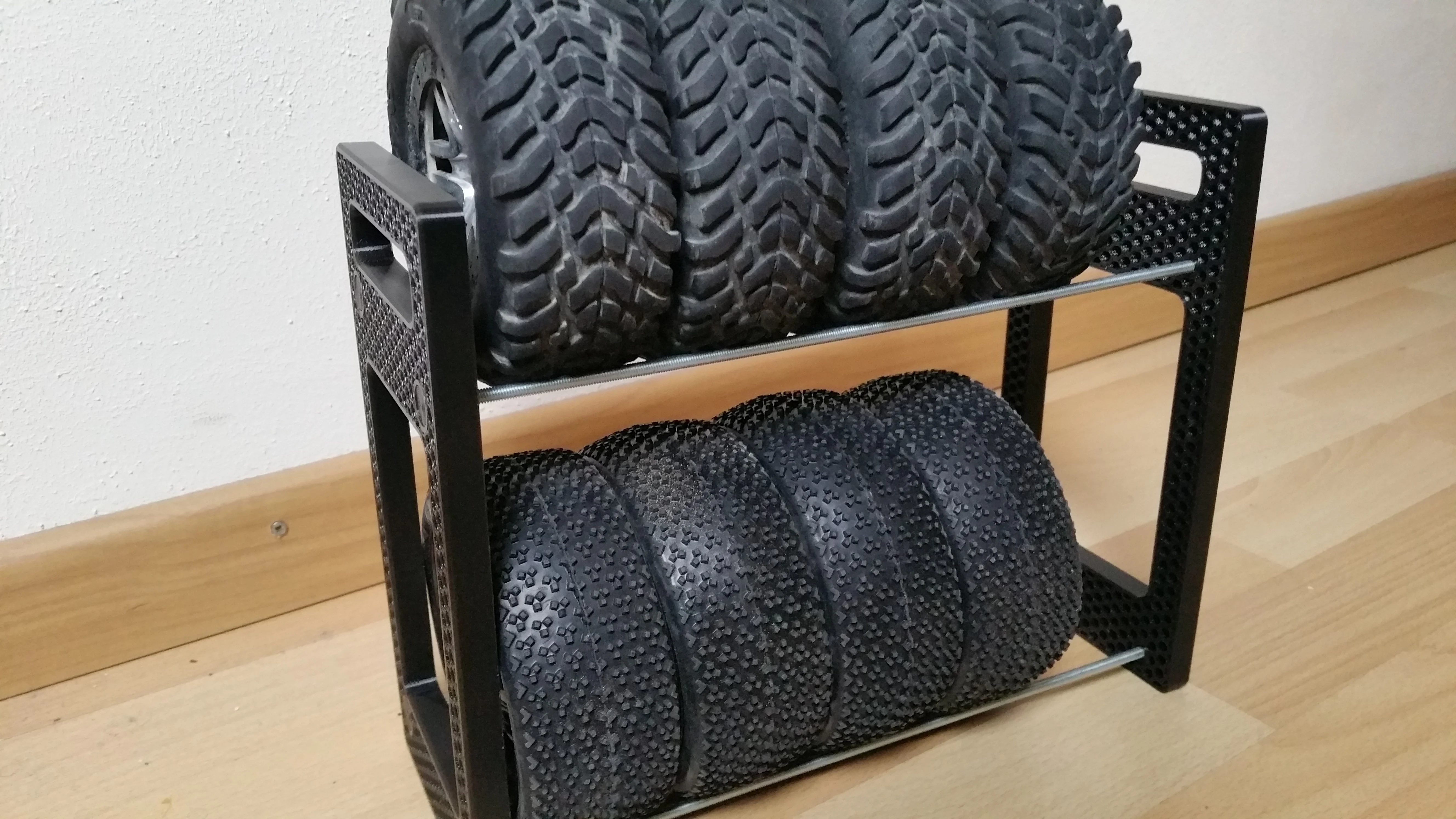 RC 1/8 and 1/10 tire rack