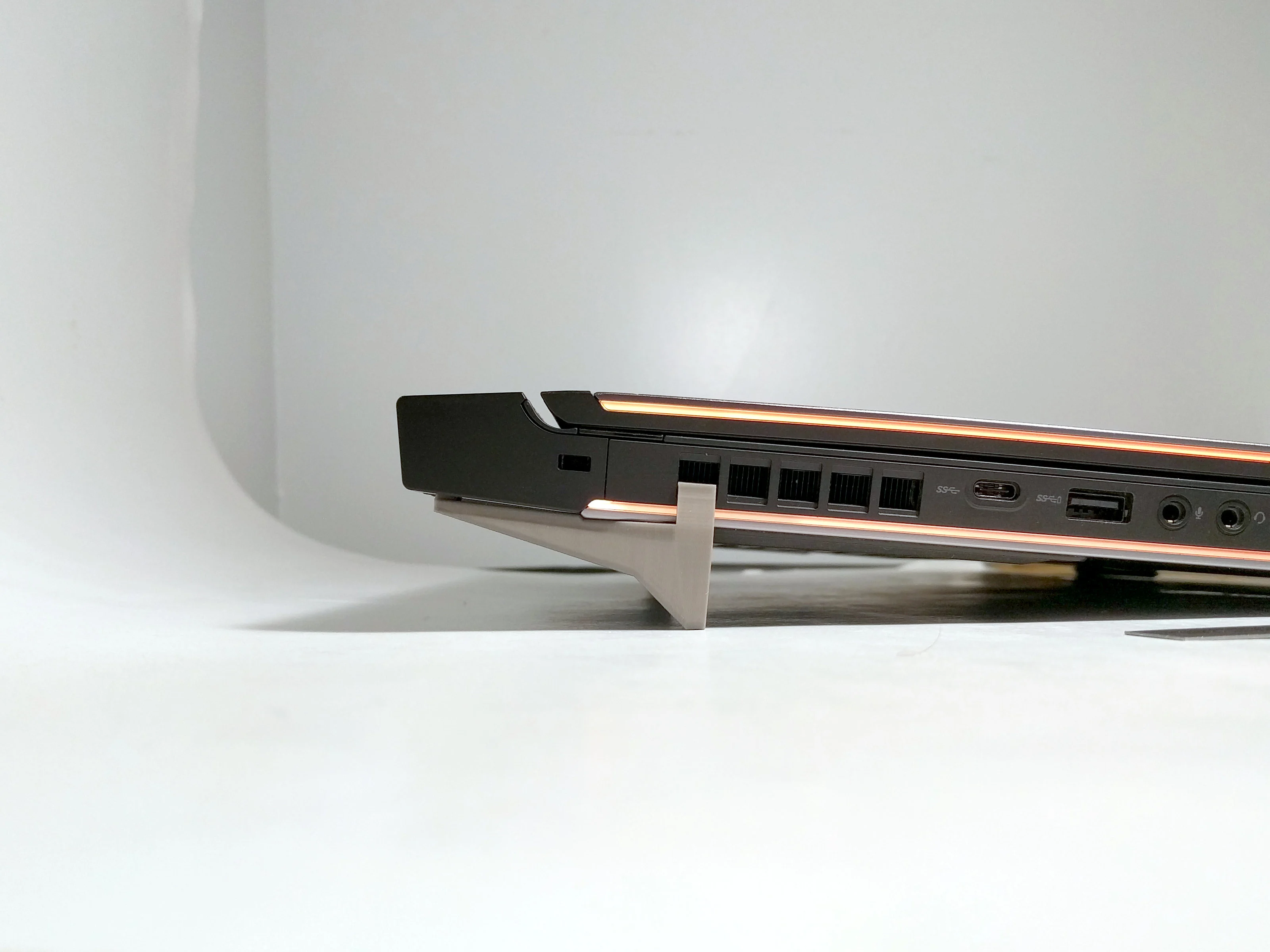 Cooling Feet for Alienware 15 R3