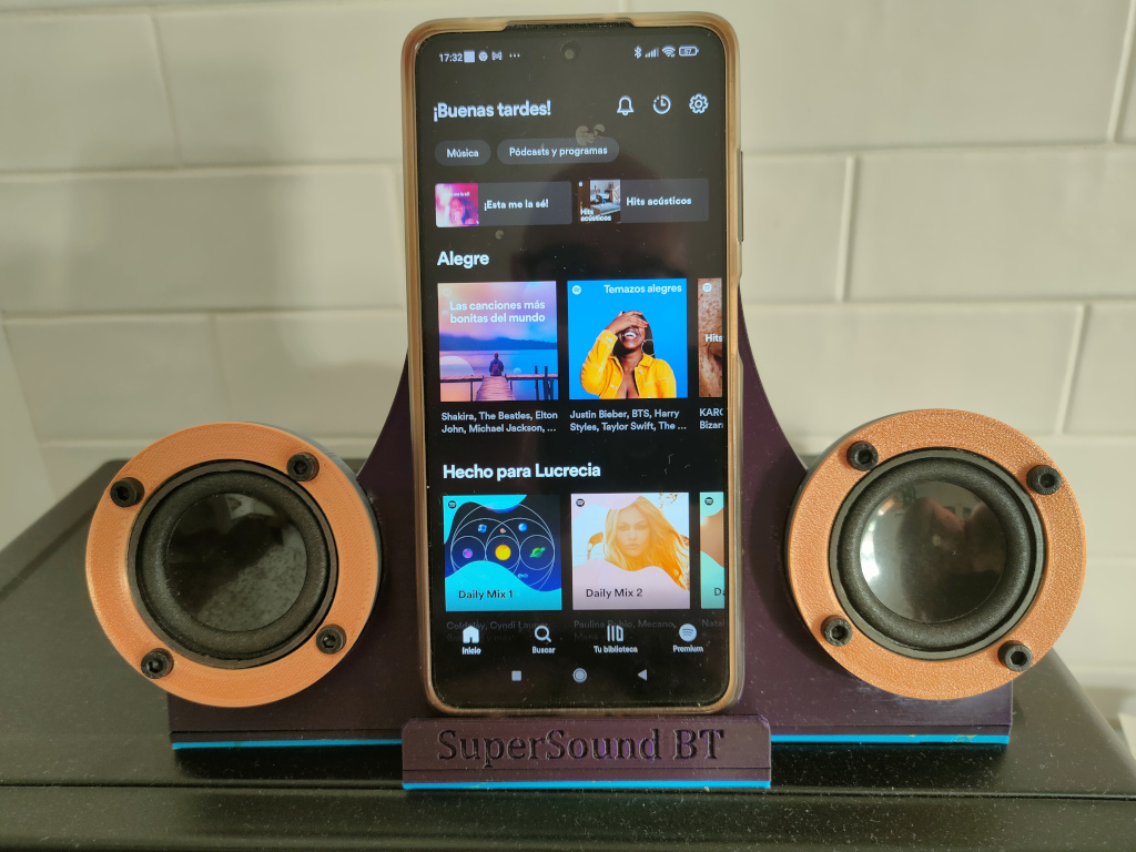 Bluetooth stand con amplificador integrado