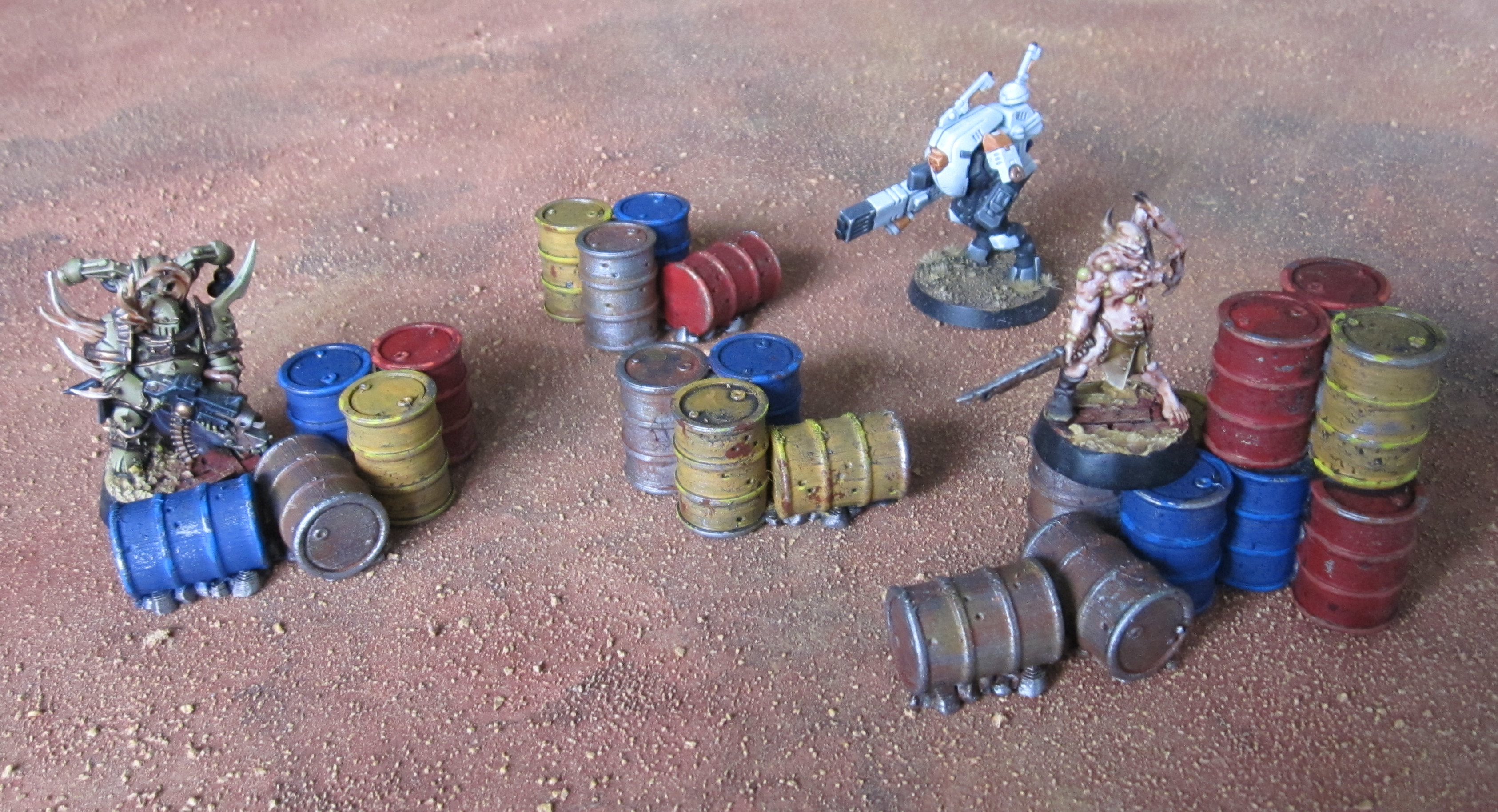 Wargame 28/32mm barrels pile / cluster