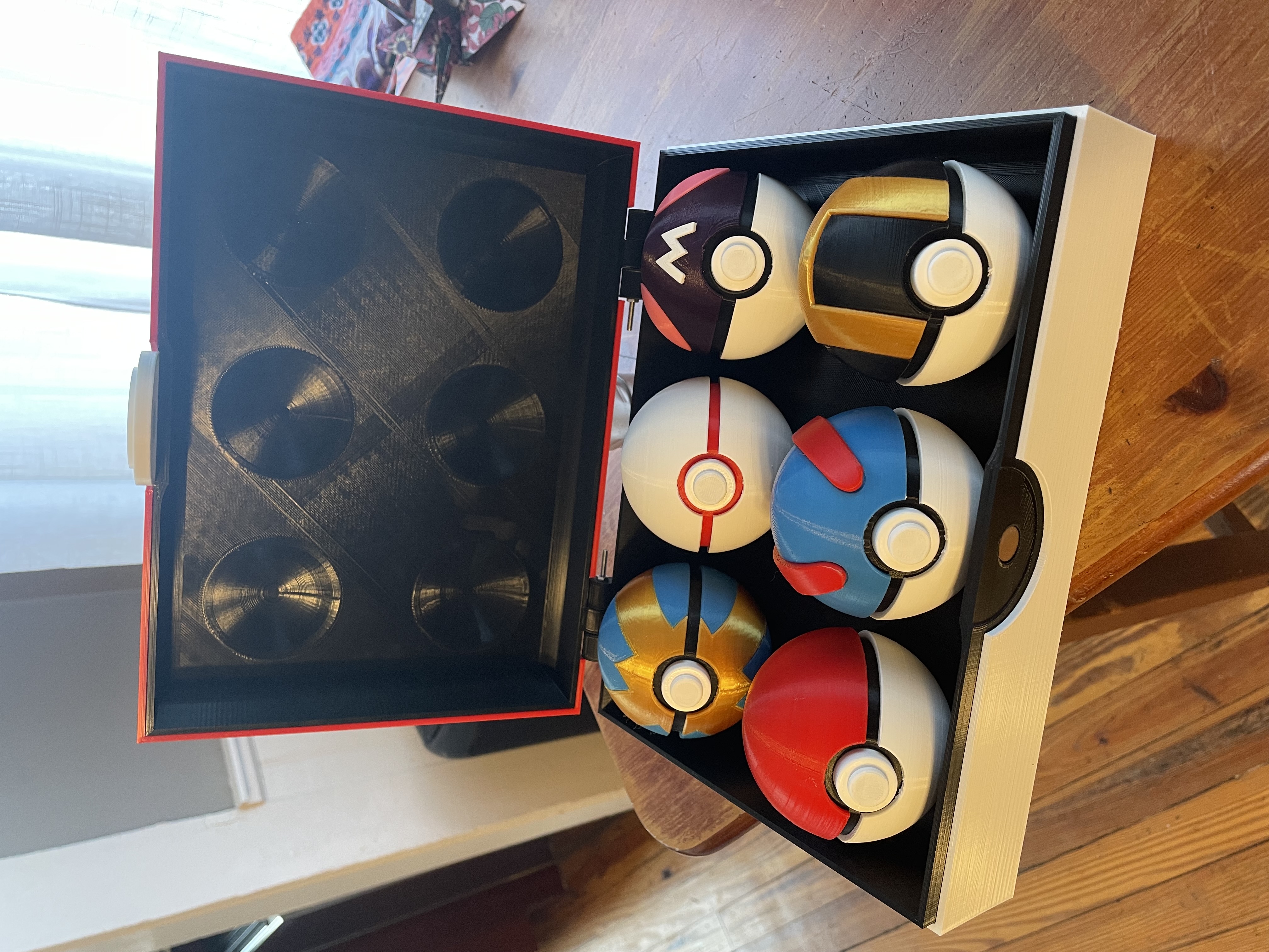 Pokeball Display Box