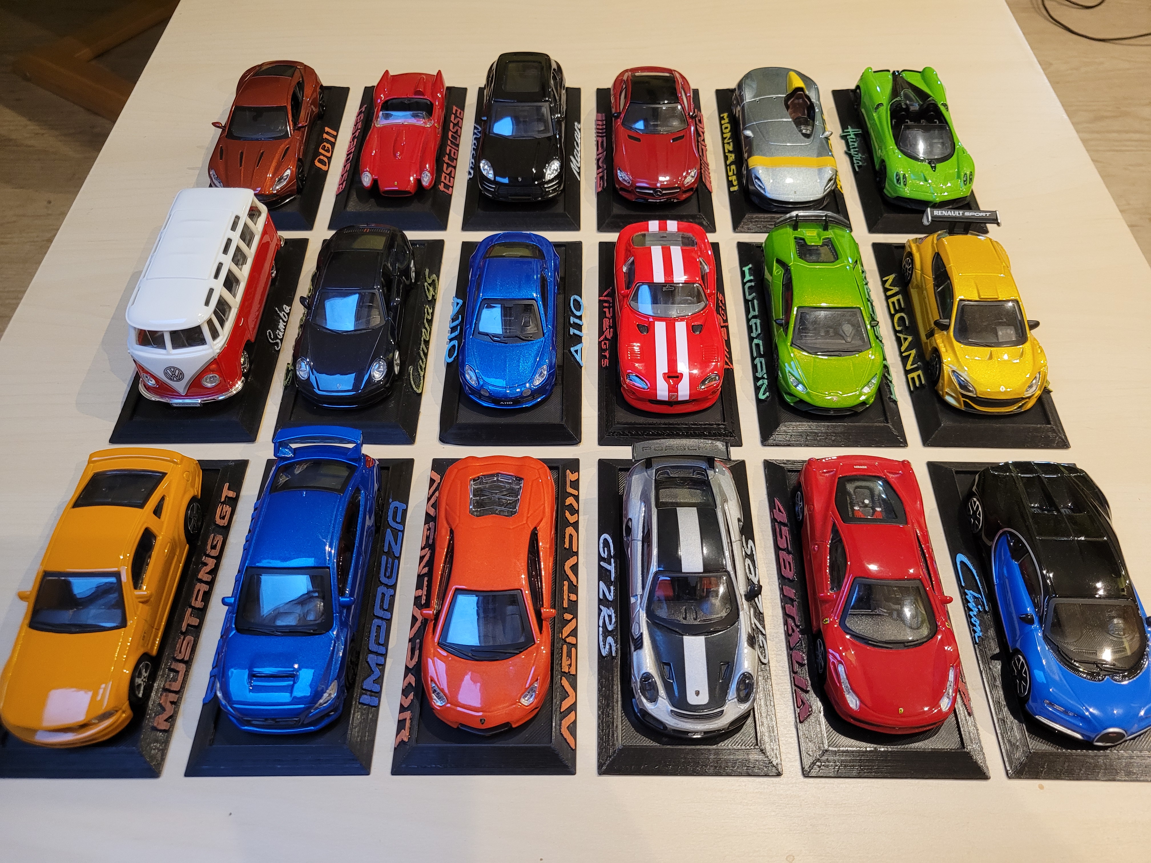 Presentation Supports for Little Collection Cars