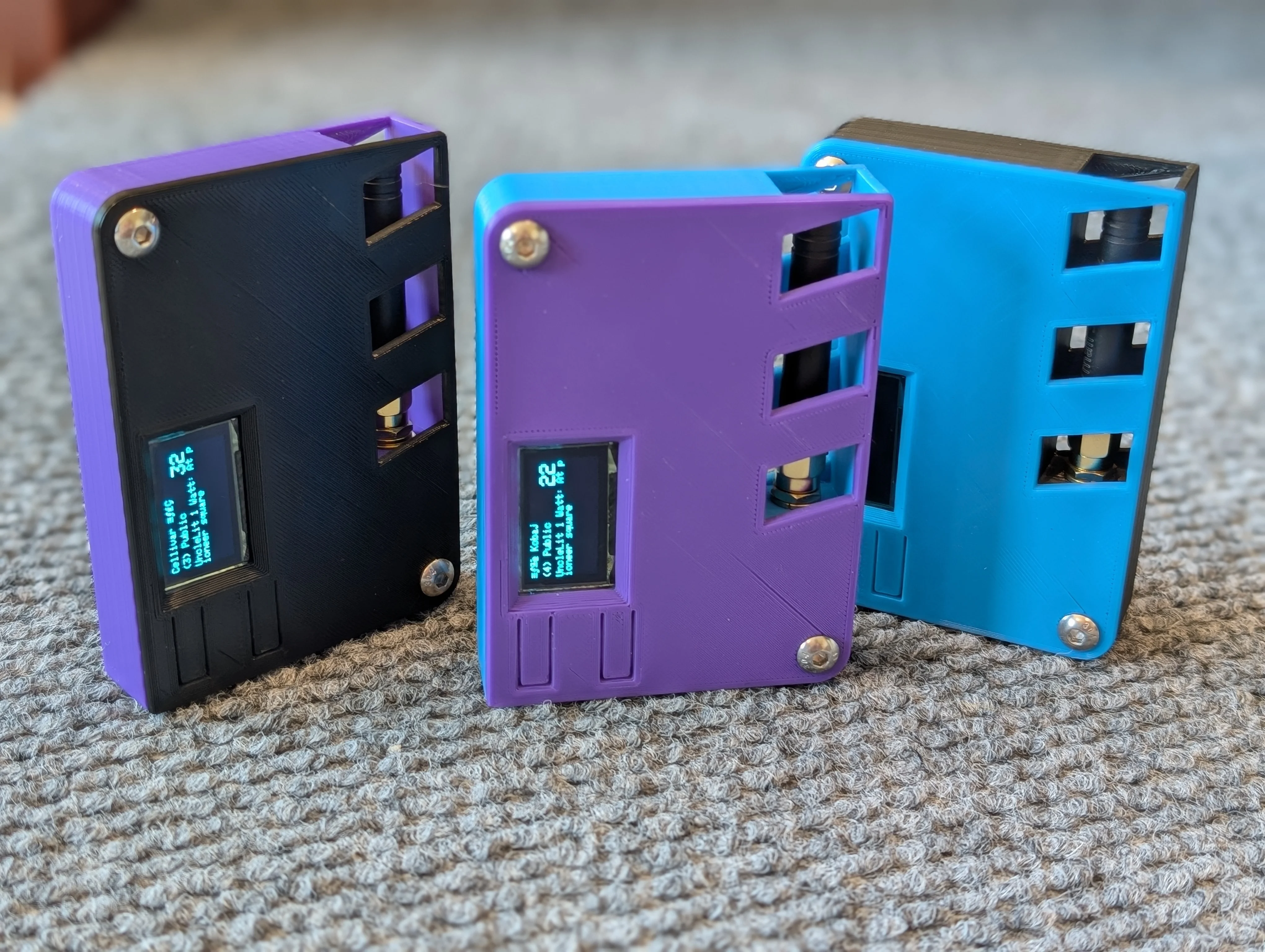 Meshtastic and Meshcore Heltec v3 case with battery!