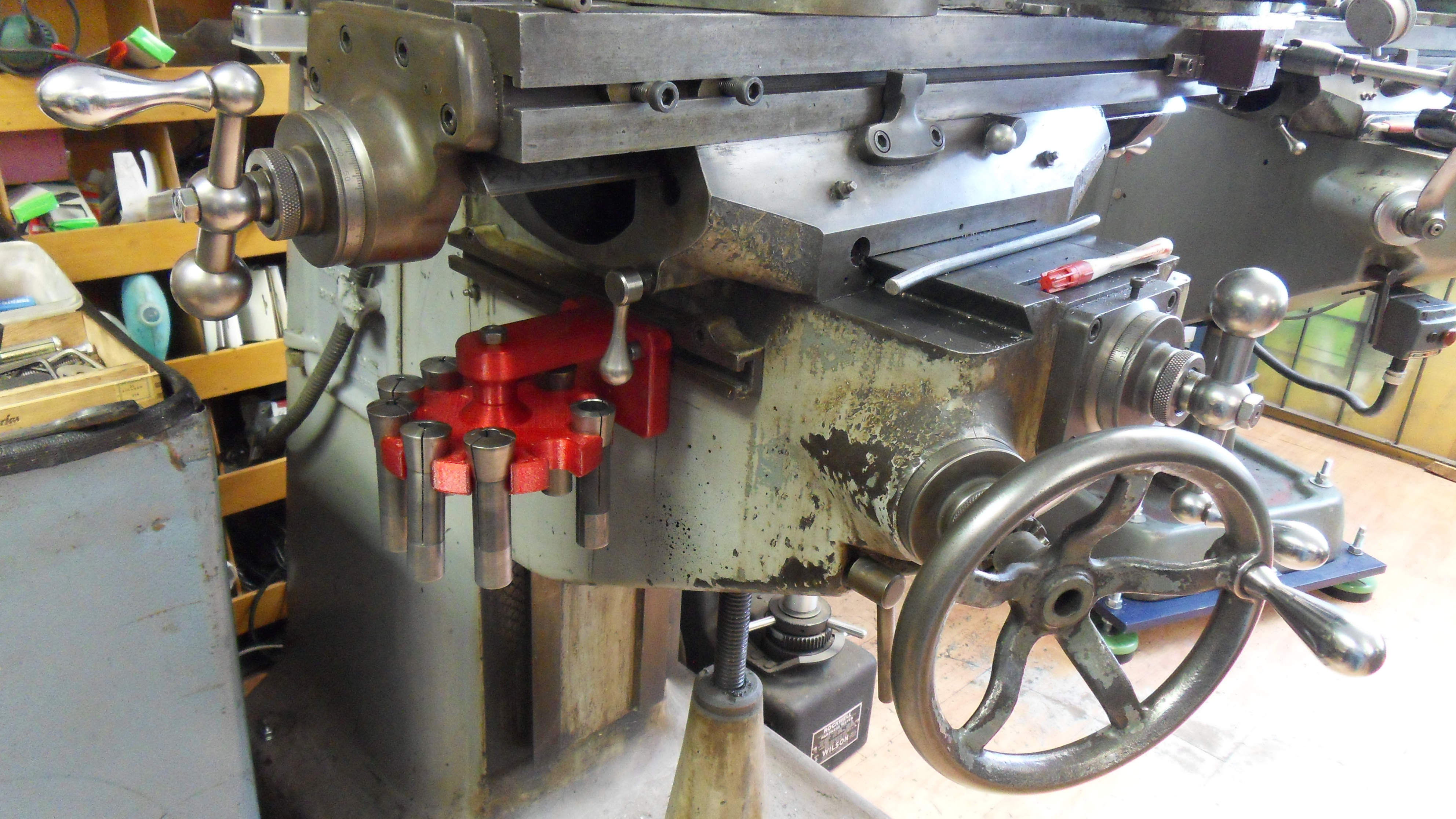 Collet holder for milling machines or lathes