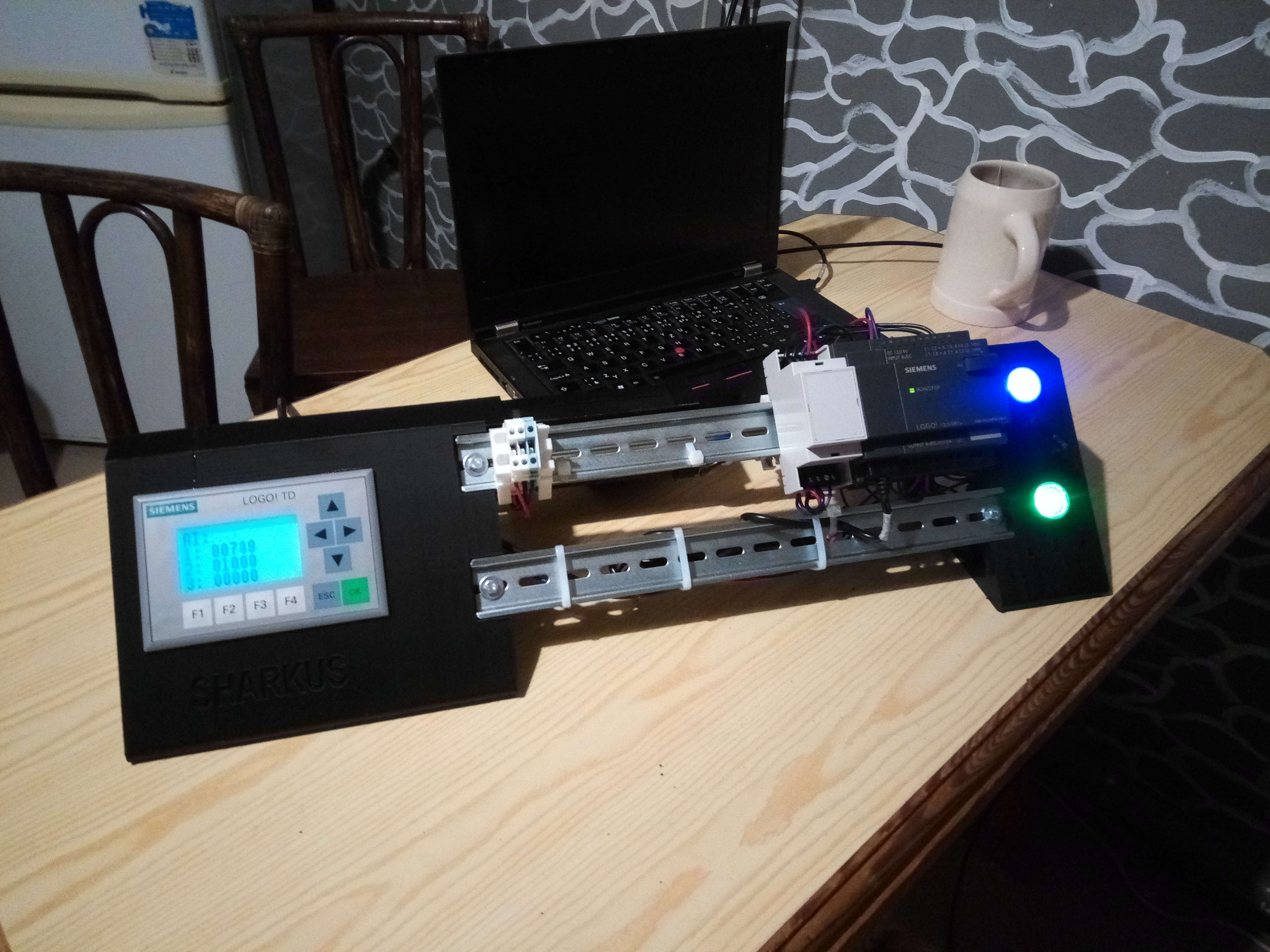 DIN rail stand with Siemens LOGO! TD
