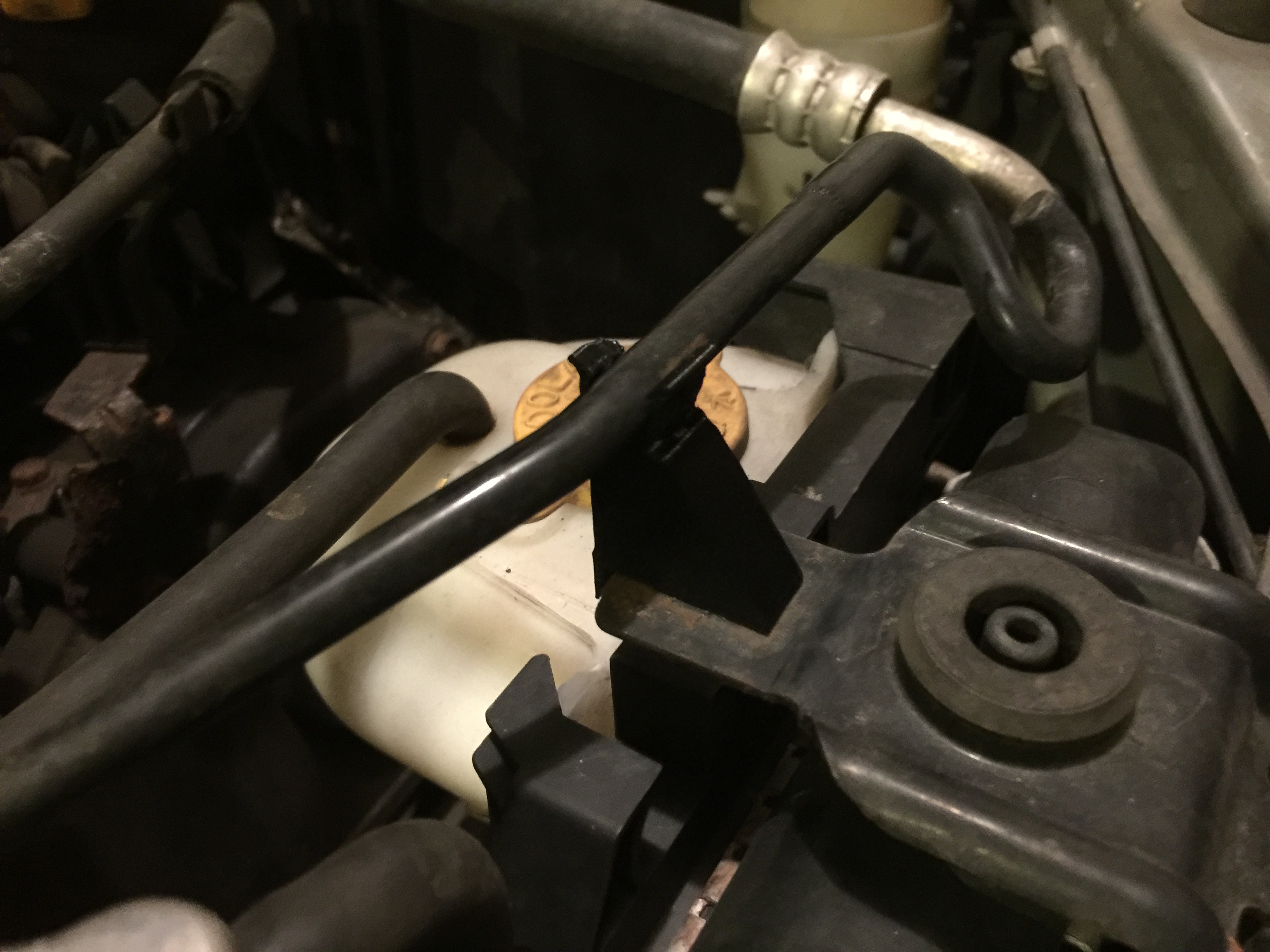 2005 Subaru Impreza/Saab 9-2x Hood Prop Clip