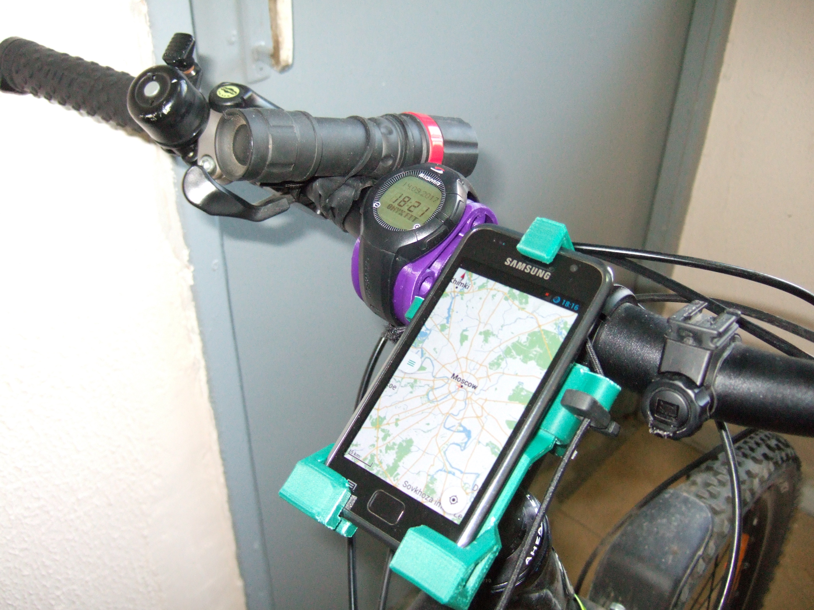 PhoneMount for bicycle aka Phonecubator2 remix