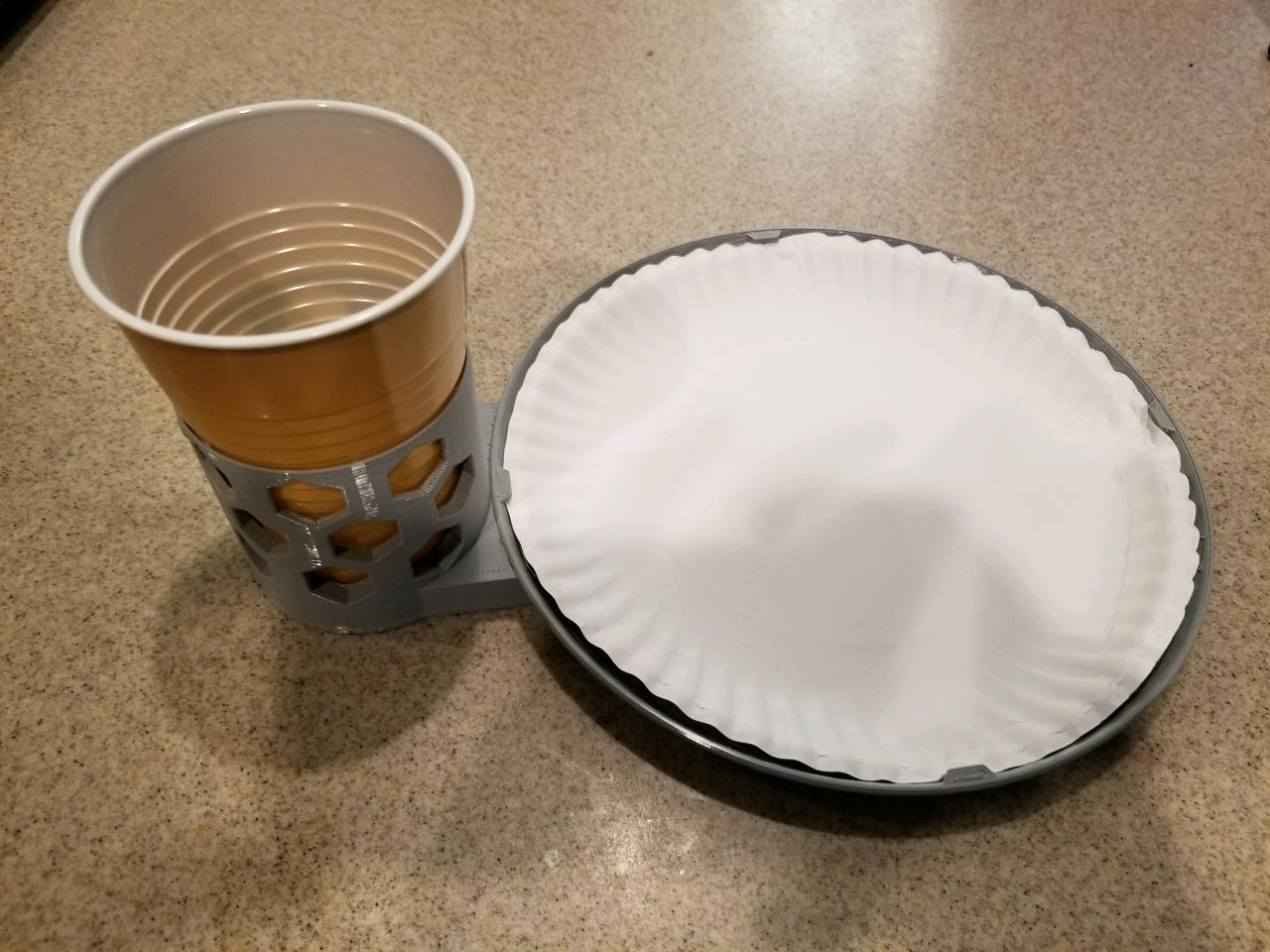 Paper plate and plastic cup holder