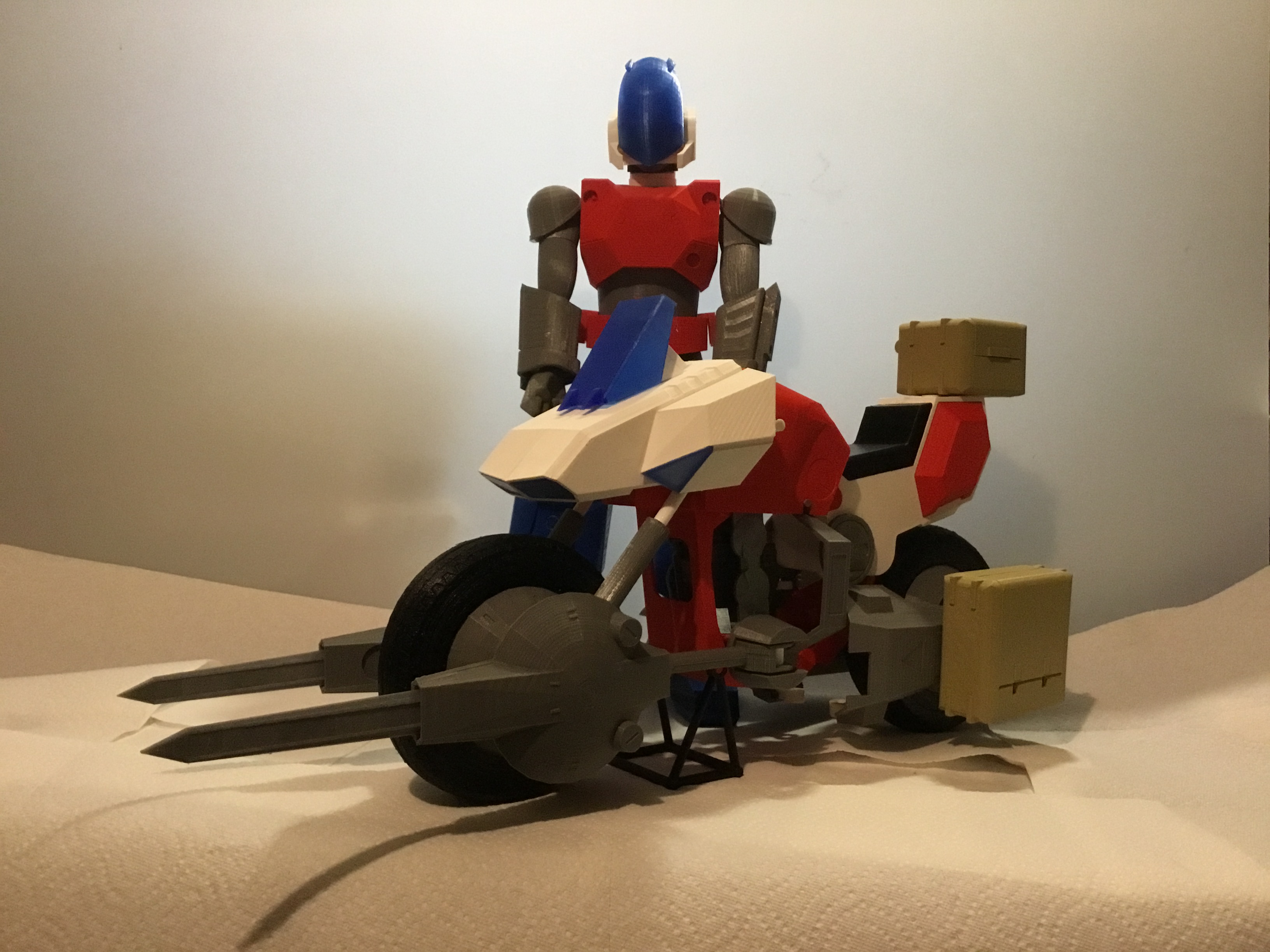 GoBots Cy-Kill model, based on the Monogram 1/12 model kit