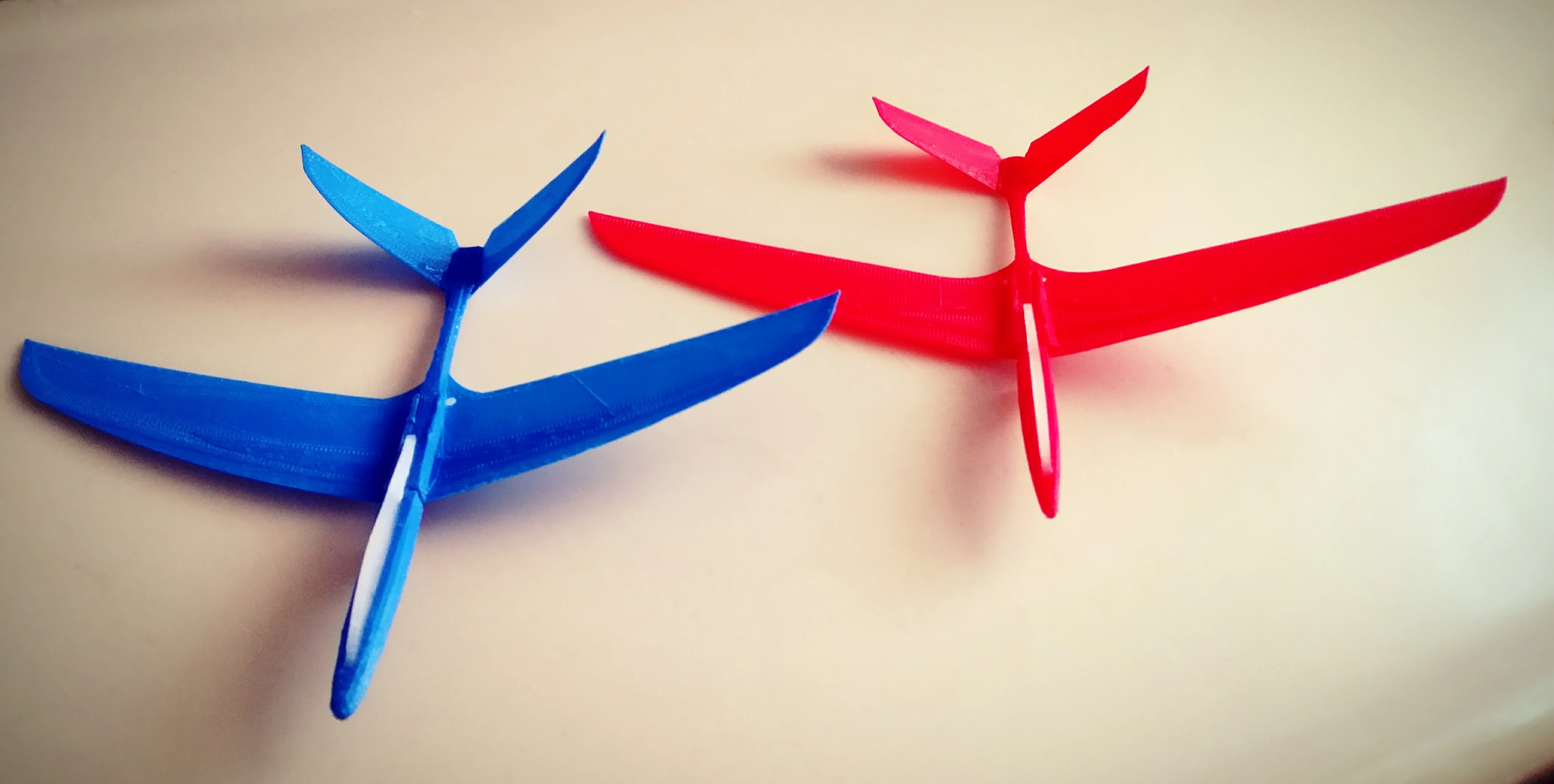 Sabre Next Generation hand / rubber band launched glider