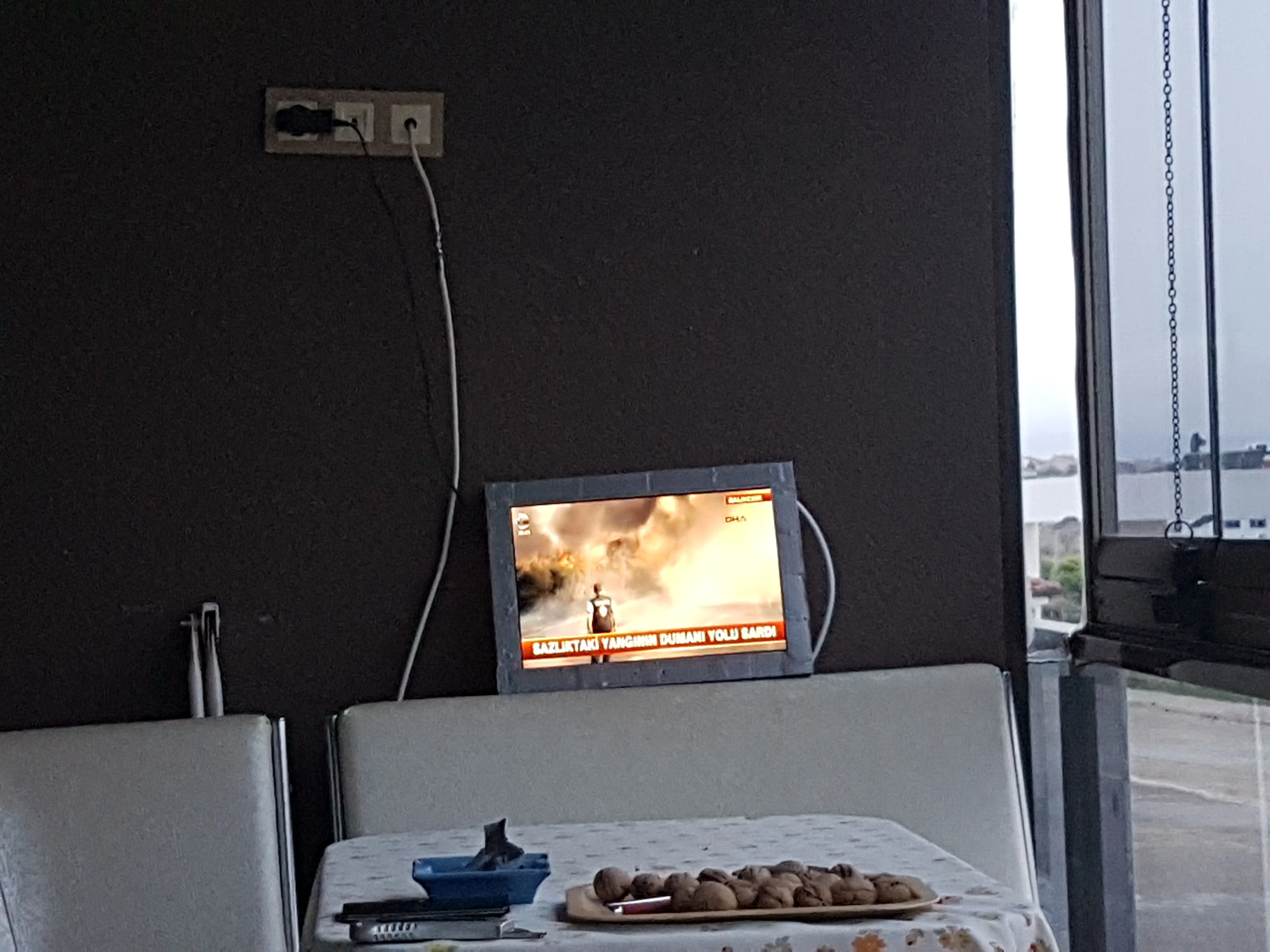 15" Laptop Screen to TV Case