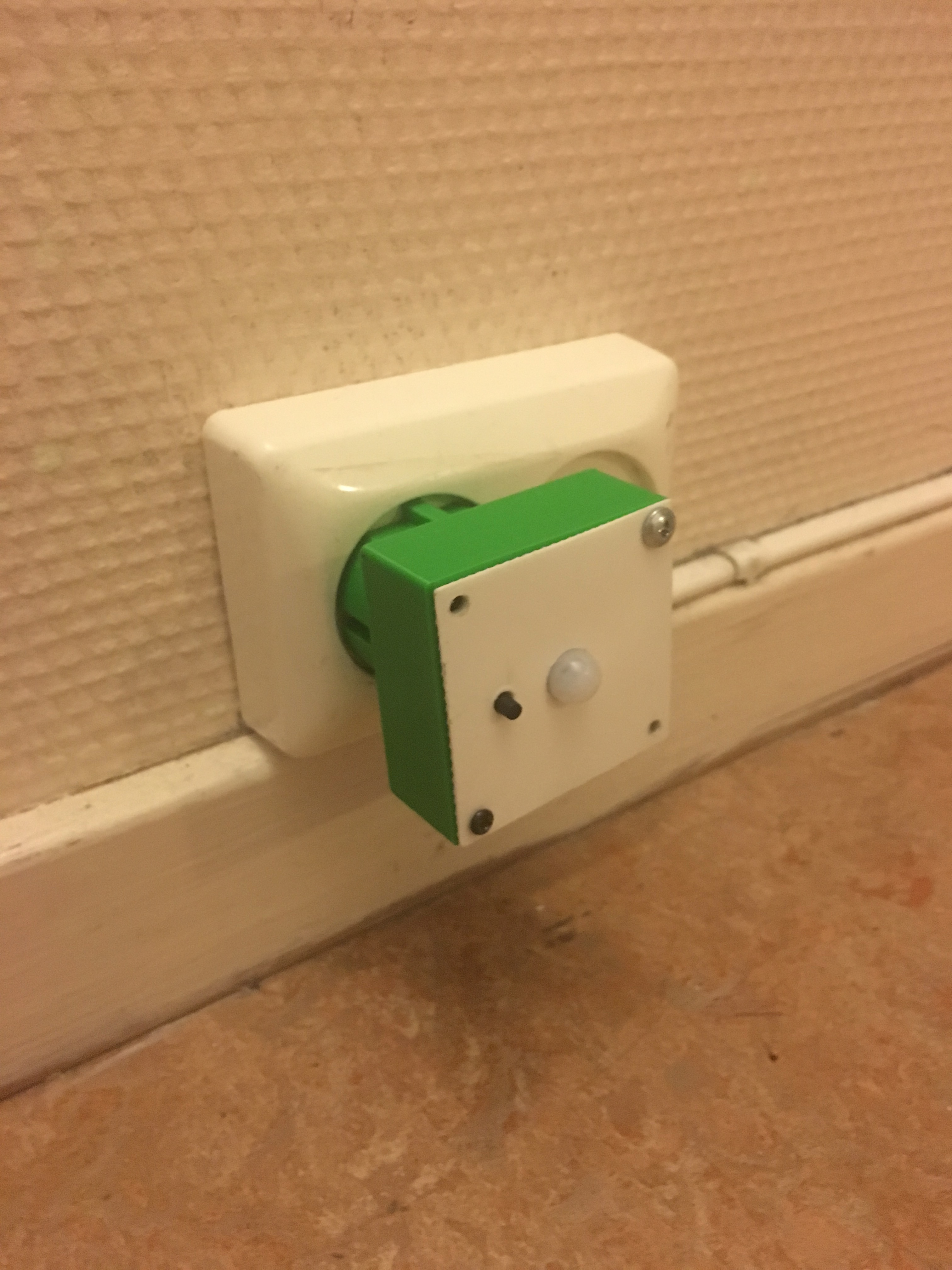 PIR Button Socket for Esp8266 Mqtt home automation