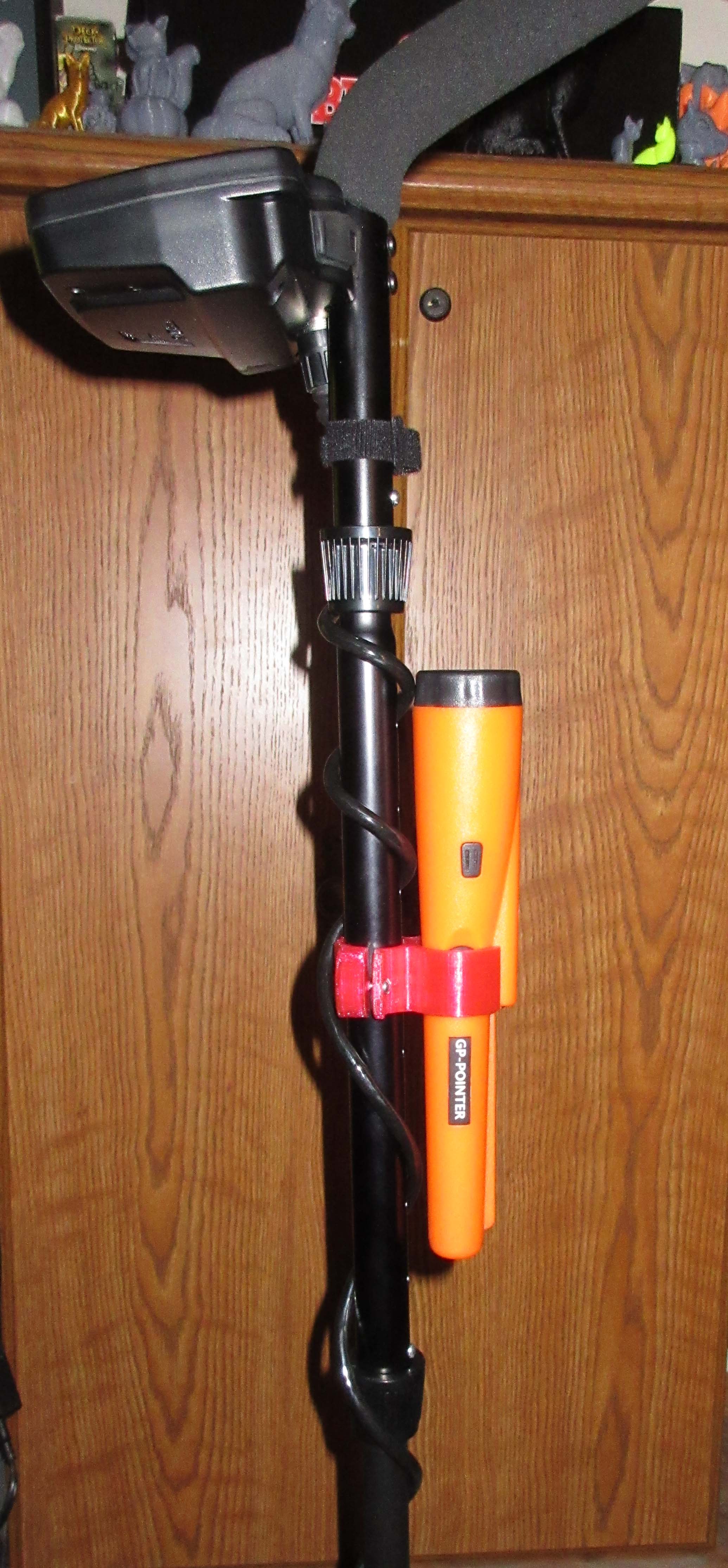 Metal detector pinpointer holder
