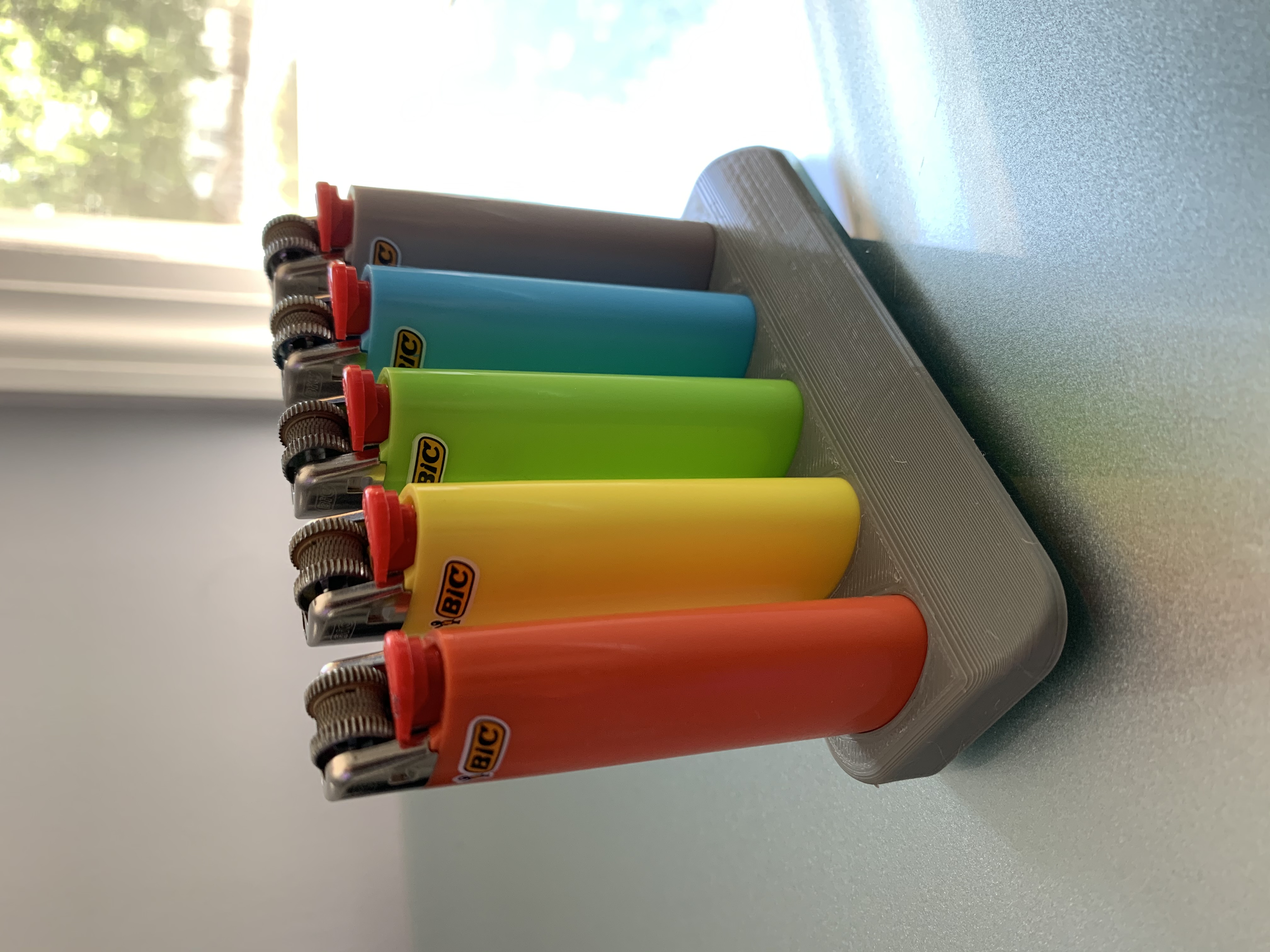 BIC Stand (Customize in Fusion360)