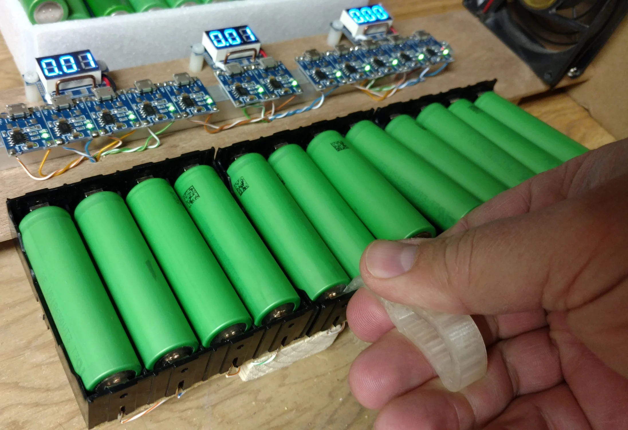 18650 Lithium Cell / Battery Extractor