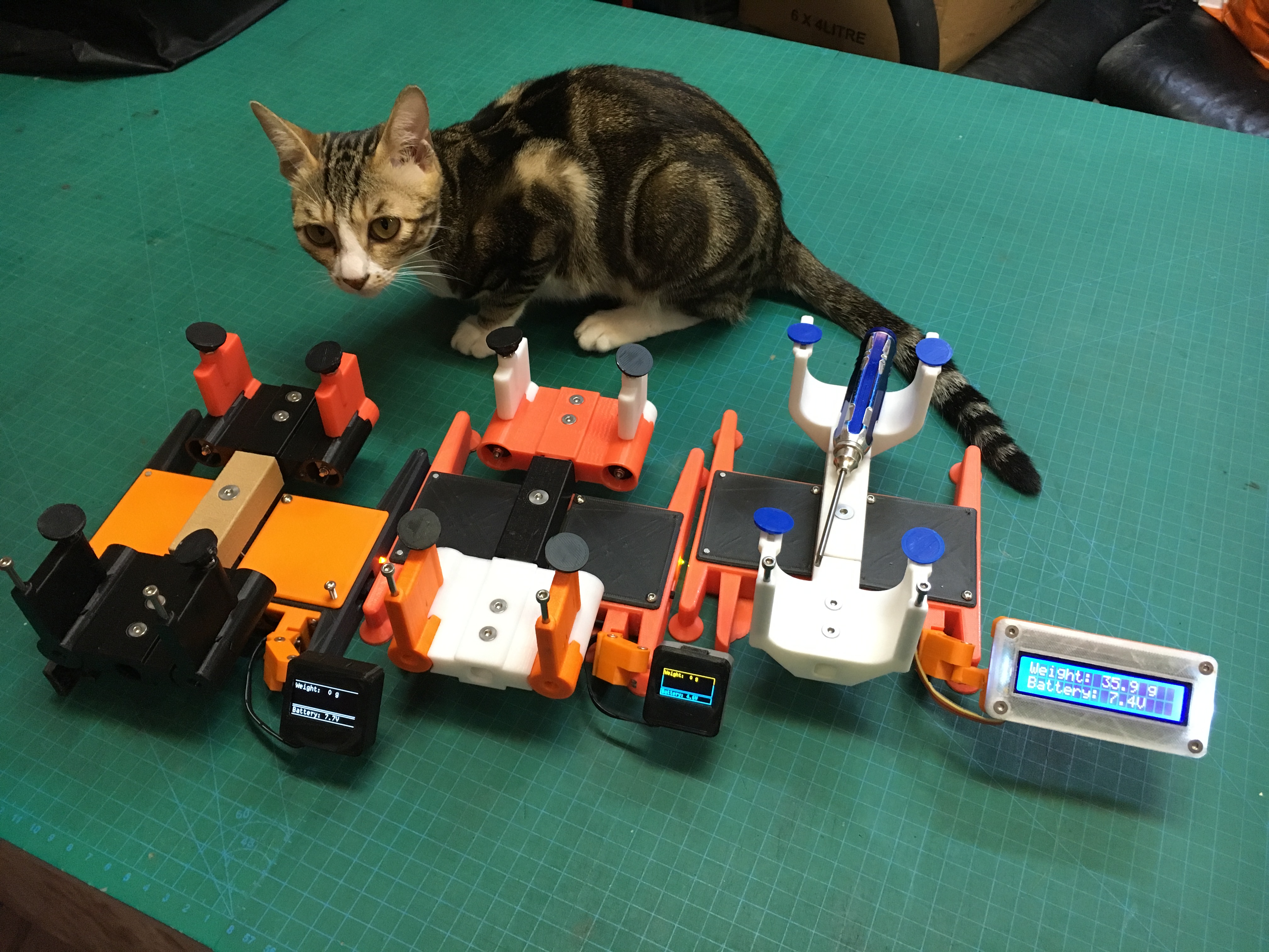 Foldable F3X CG Scale (Remix) 1.3" 0.96" OLED case update