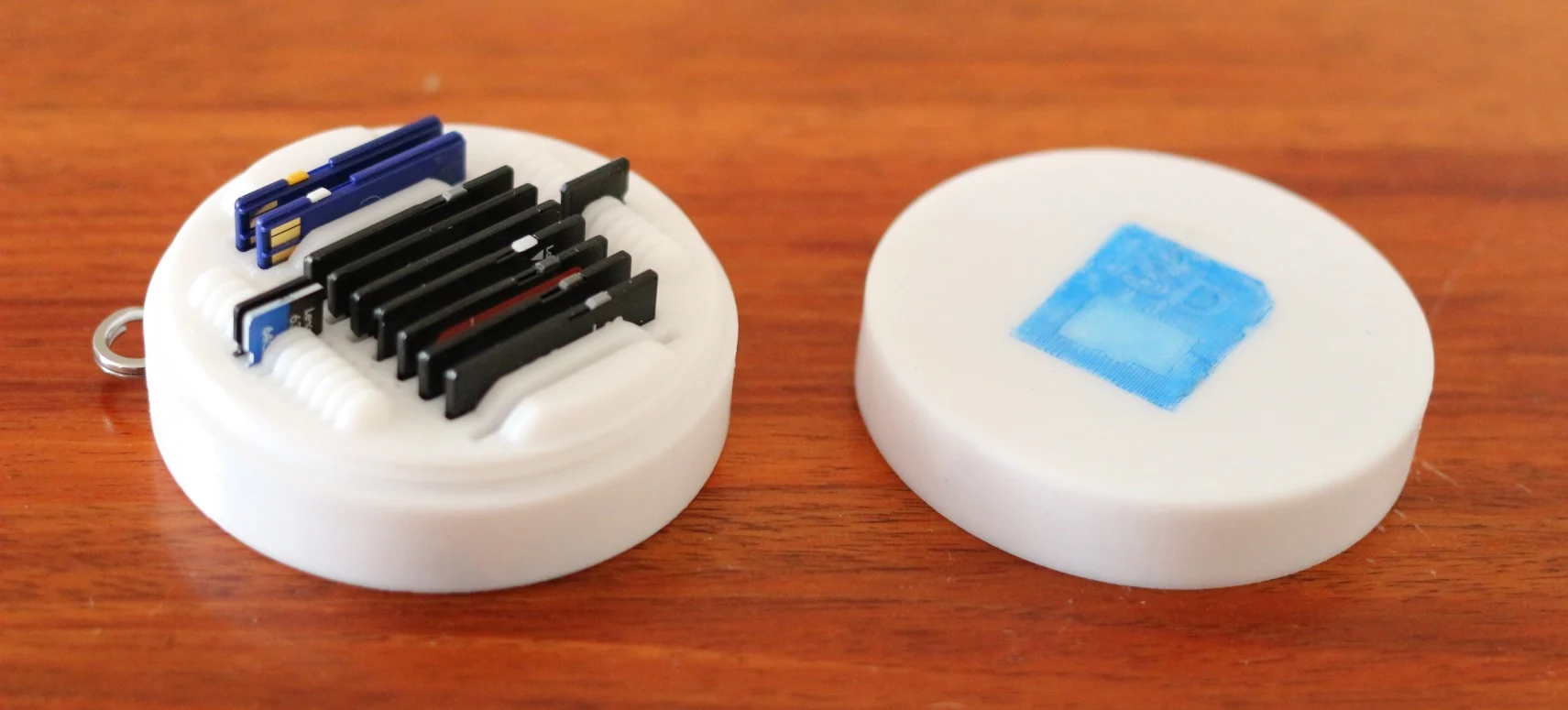 12x3 SD / microSD Secure Case