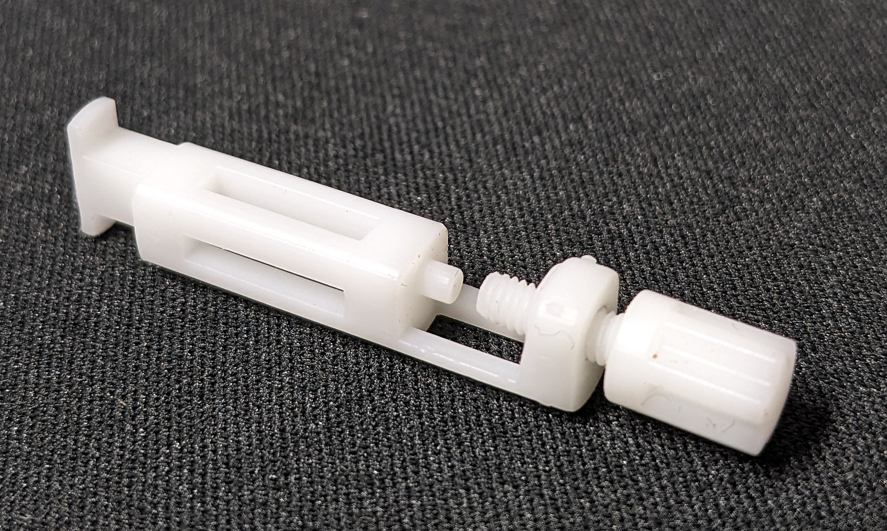 Sample vise for Zeiss Lightsheet 7 microscopes