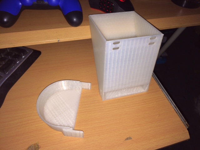 Small animal cage feeder (hamster, hedgehog, guinea pig, rabbit, rat)