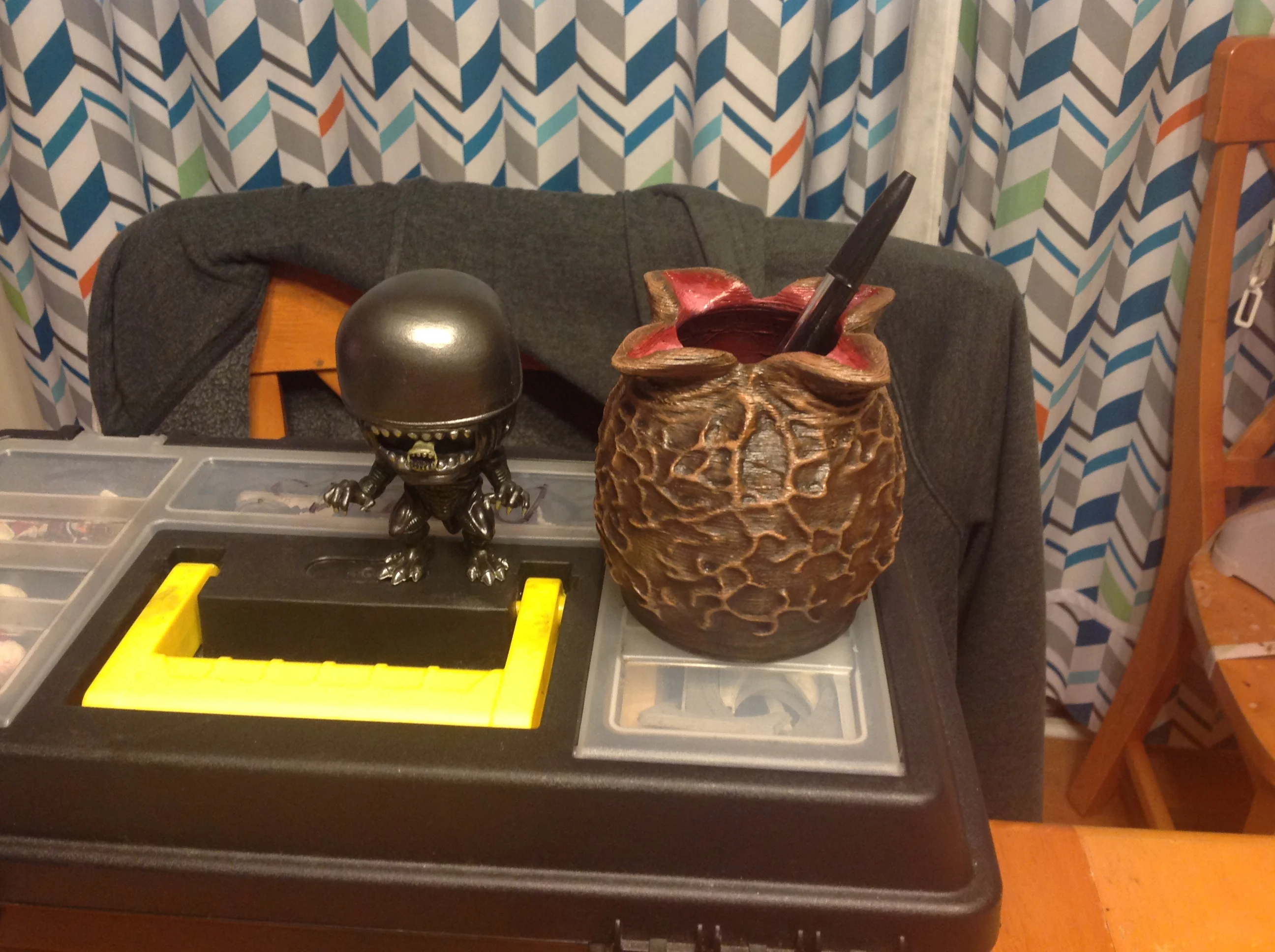Alien Egg Pen Cup - REMIX