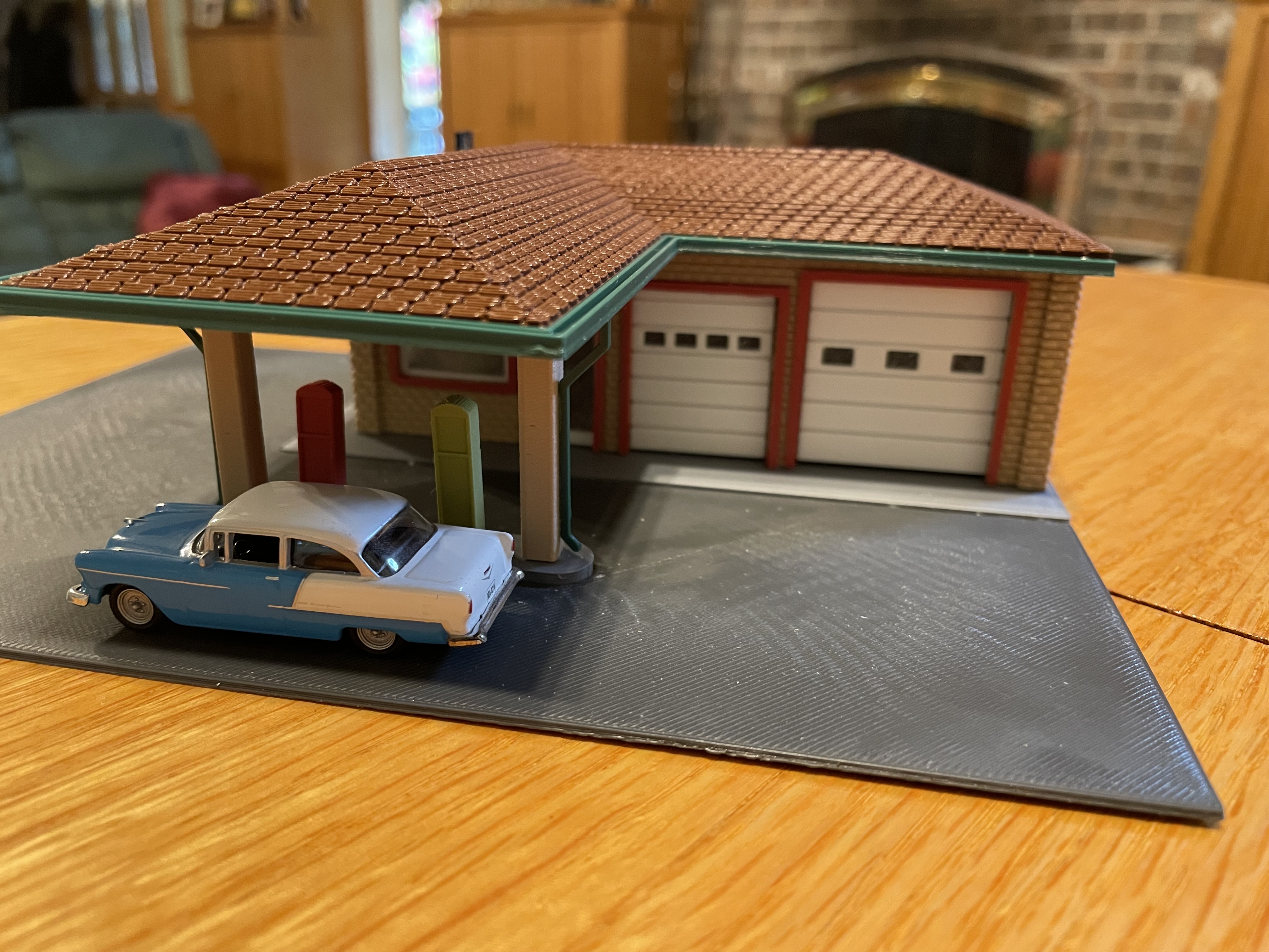 HO Scale Vintage Gas Station