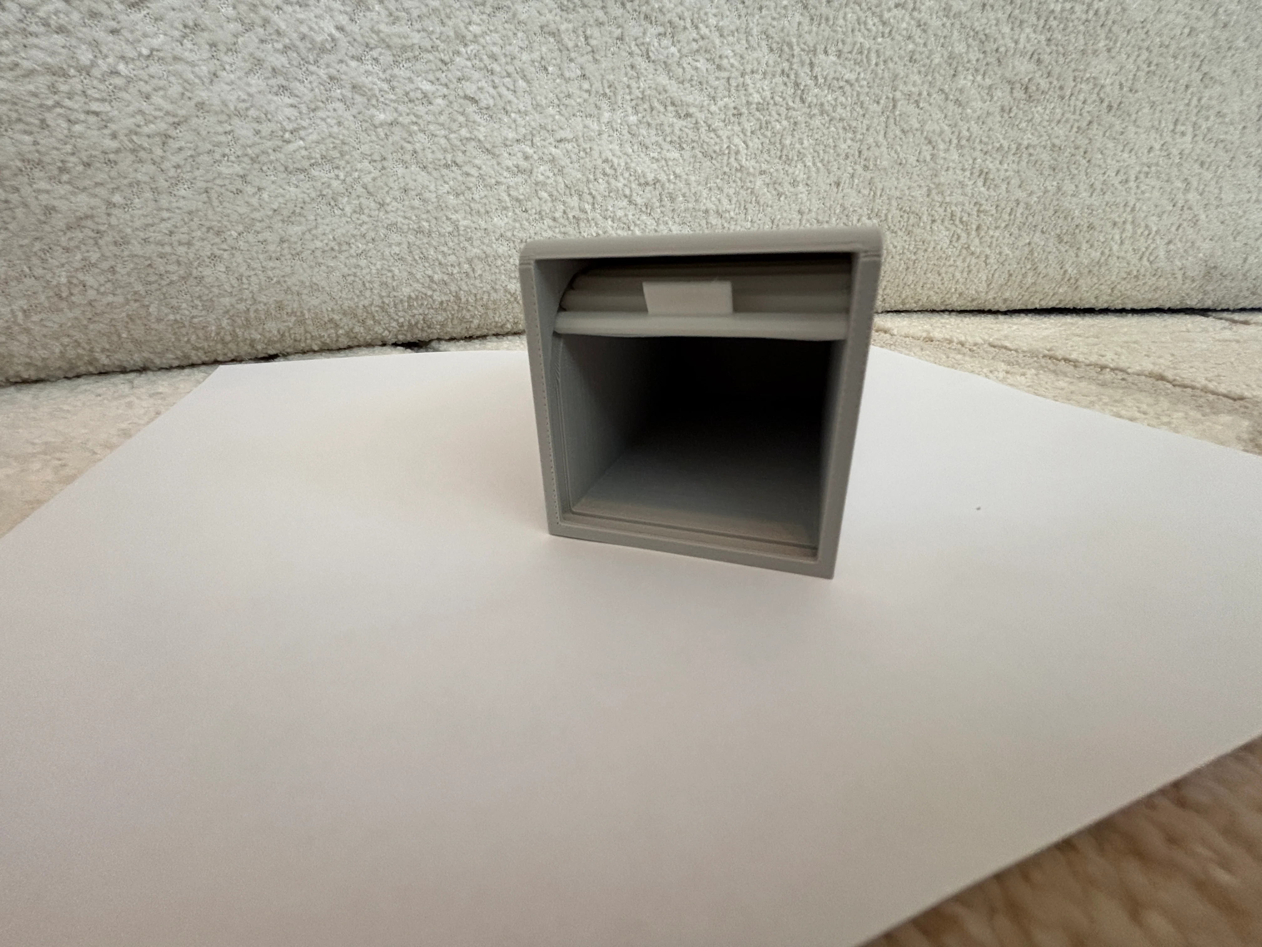 Garage with sliding door for model 1/64 HW cars
