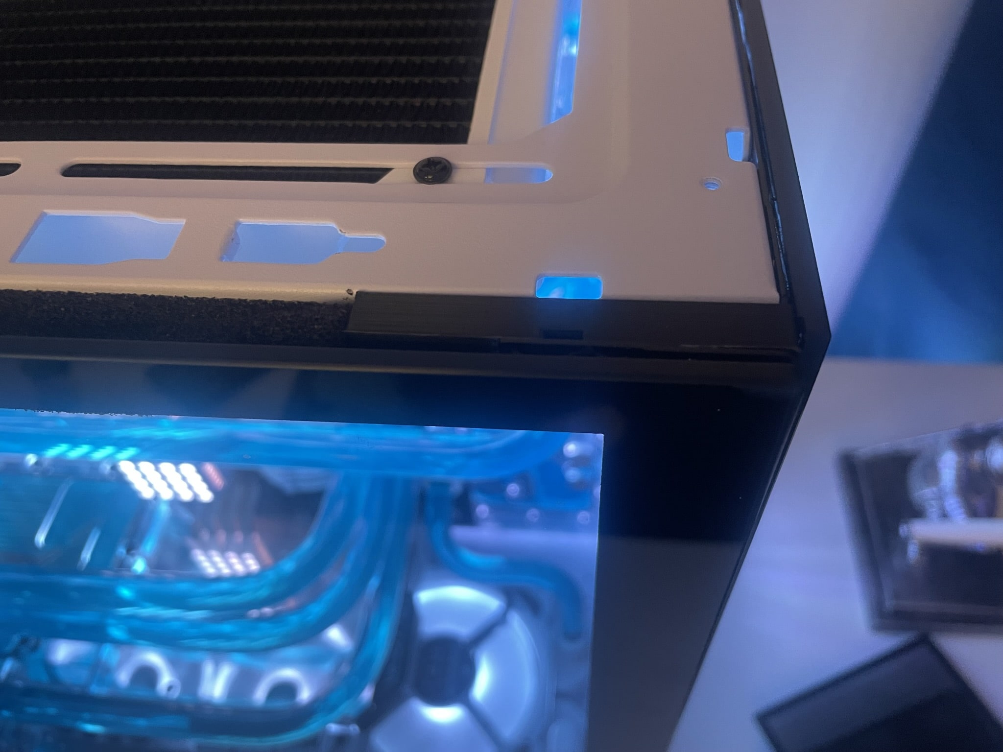 Lian Li 011D Side Glass Extension