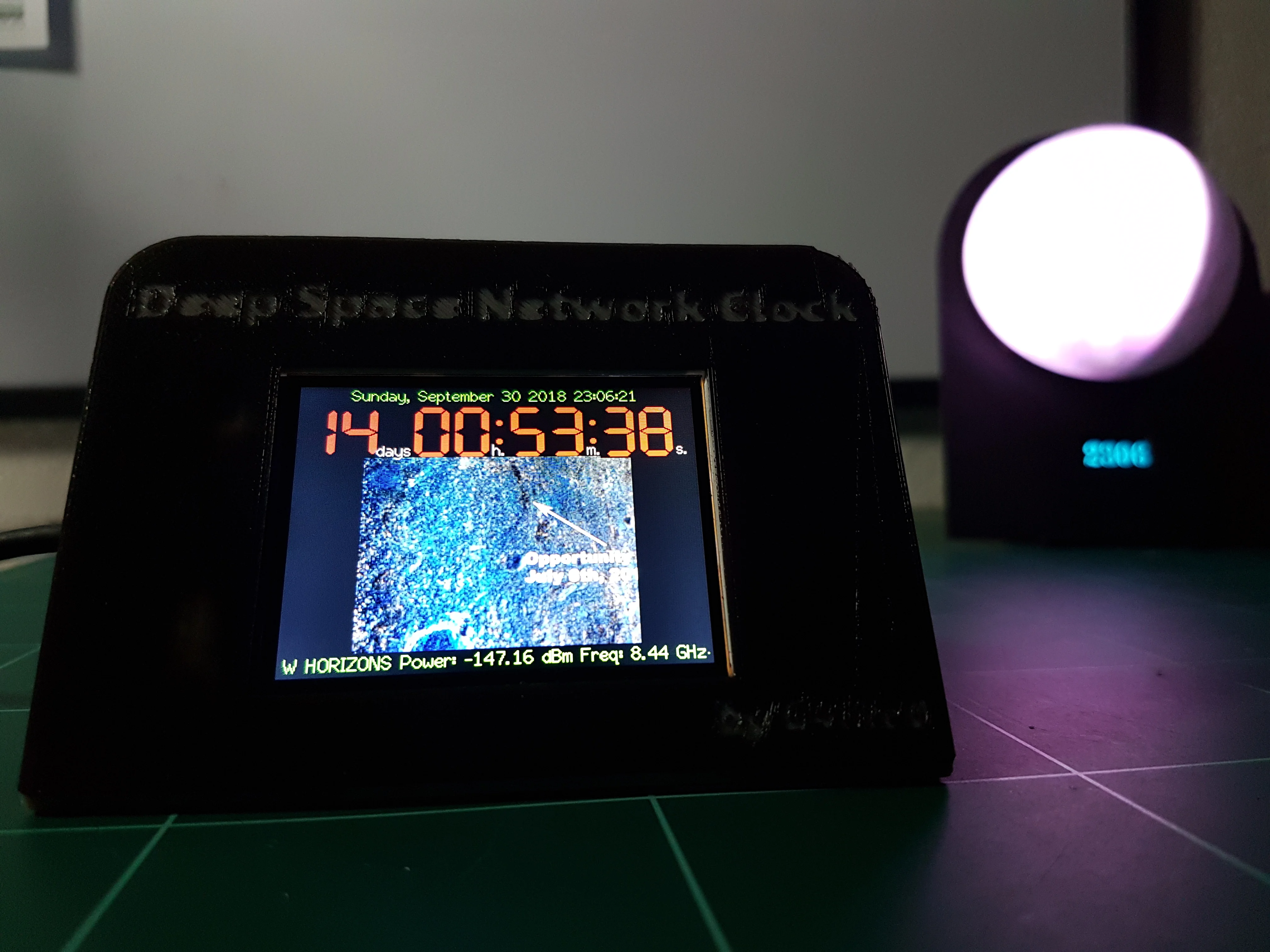 ESP32 Deep Space Network Clock  (Opportunity Call Home Alarm)