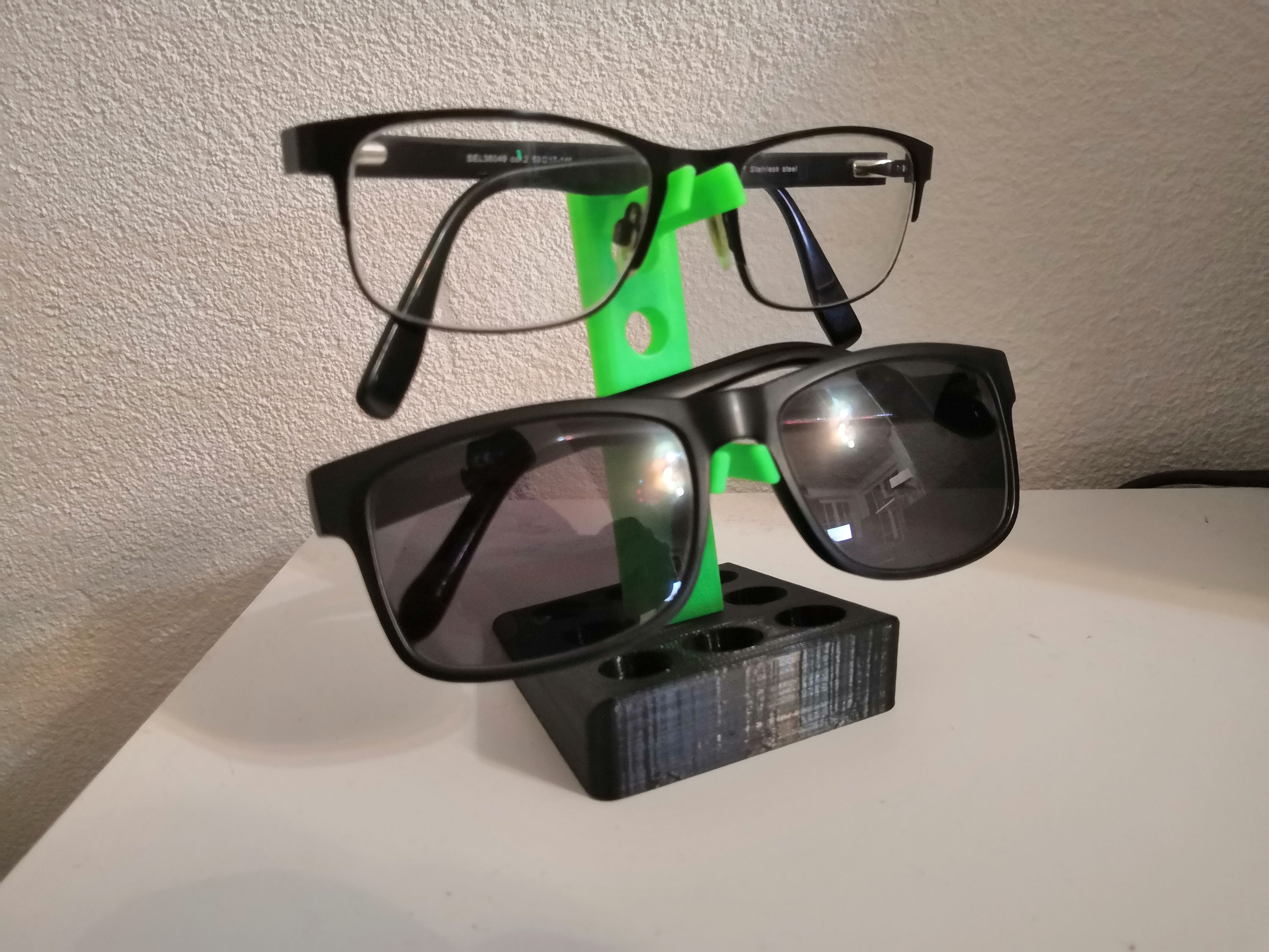 Glasses stand / Brillenständer