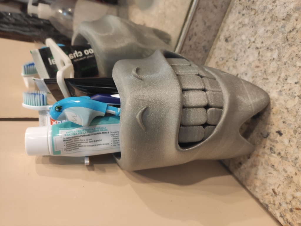 Smiling Toothbrush / Toothpaste holder