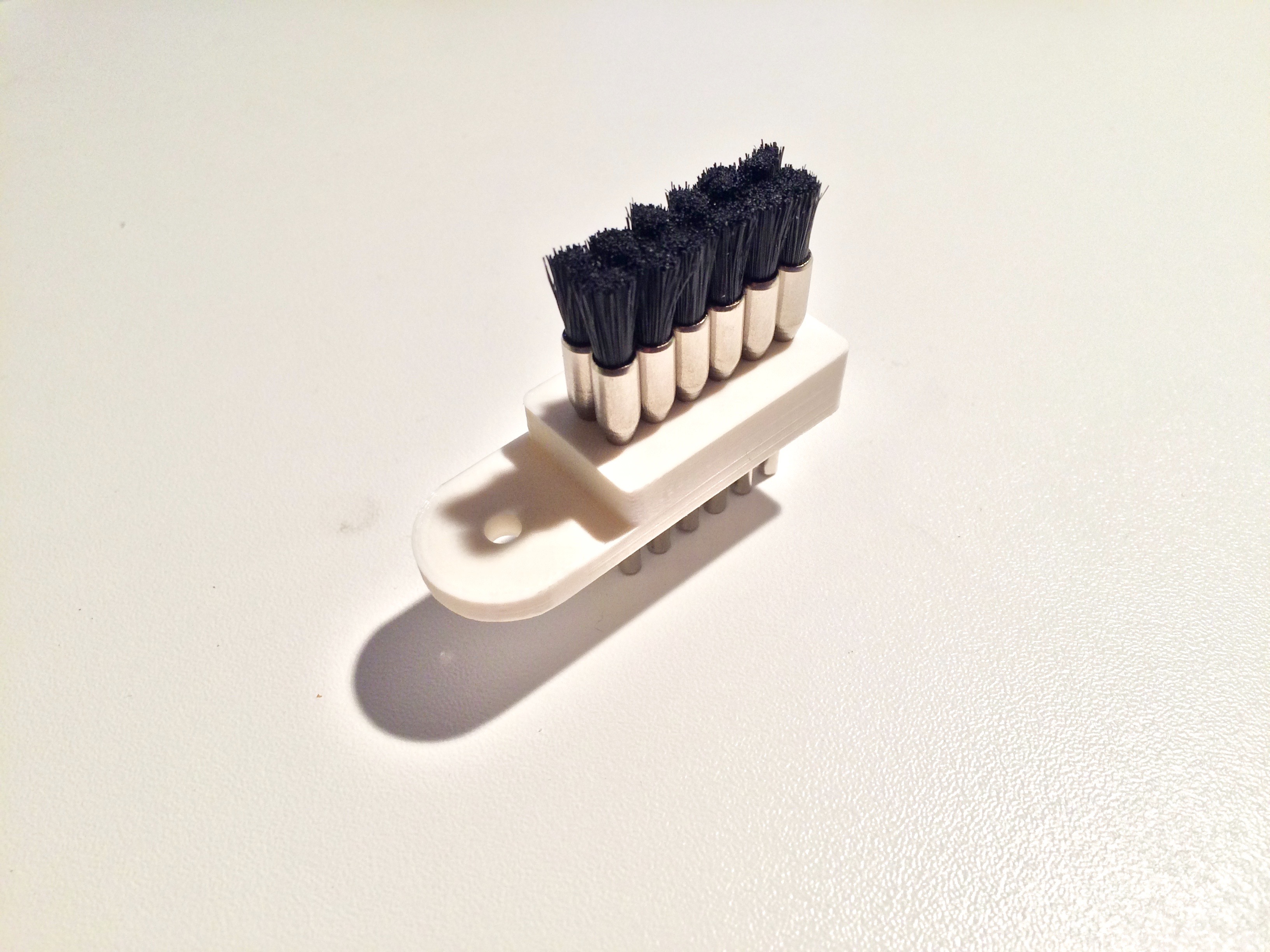 not THAT cheap BUT NOW for the lazy: V2 - automatic hotend nozzle cleaner / brush