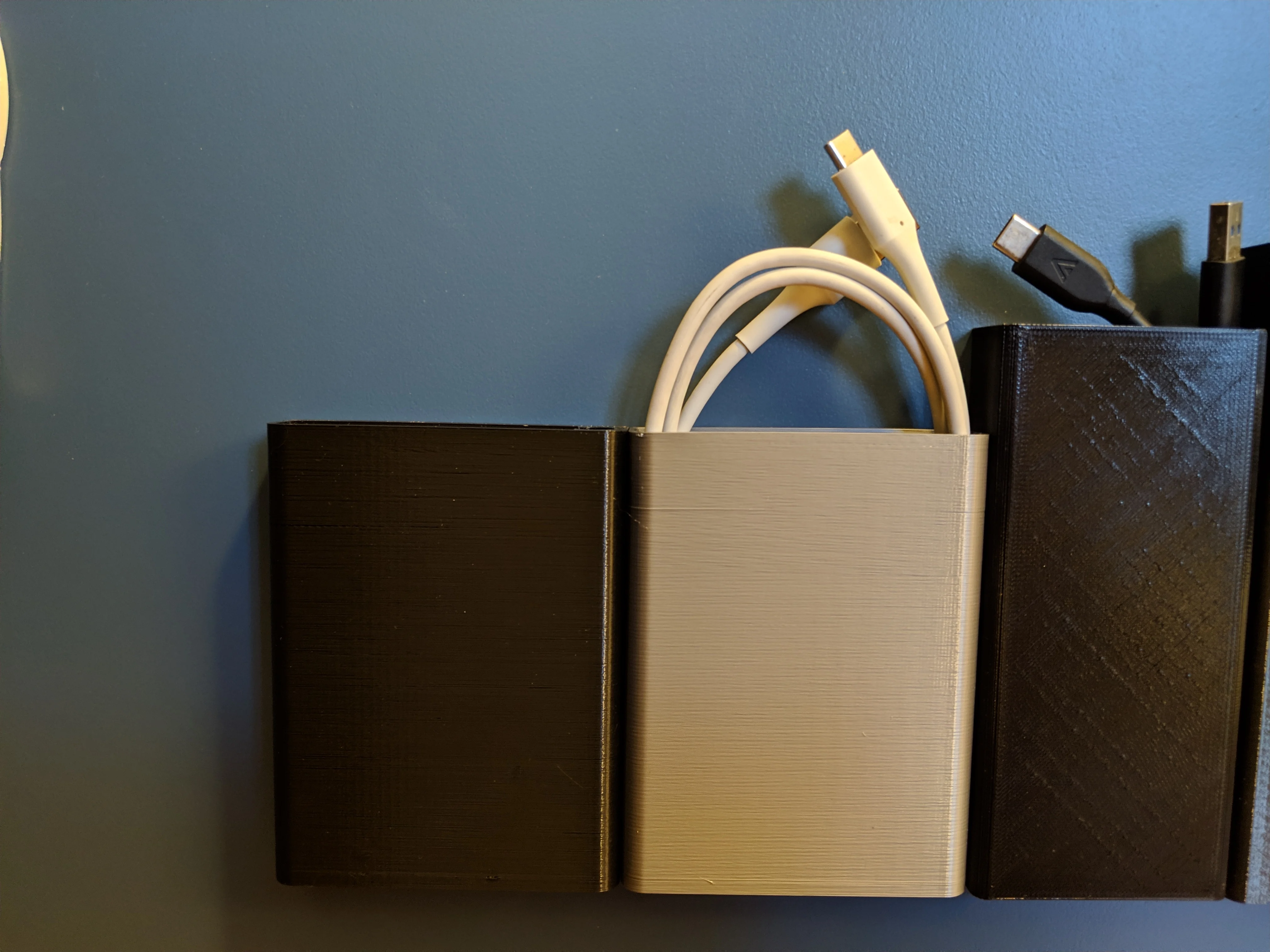 Cable Storage - Ikea Besta - Command Strip - no supports