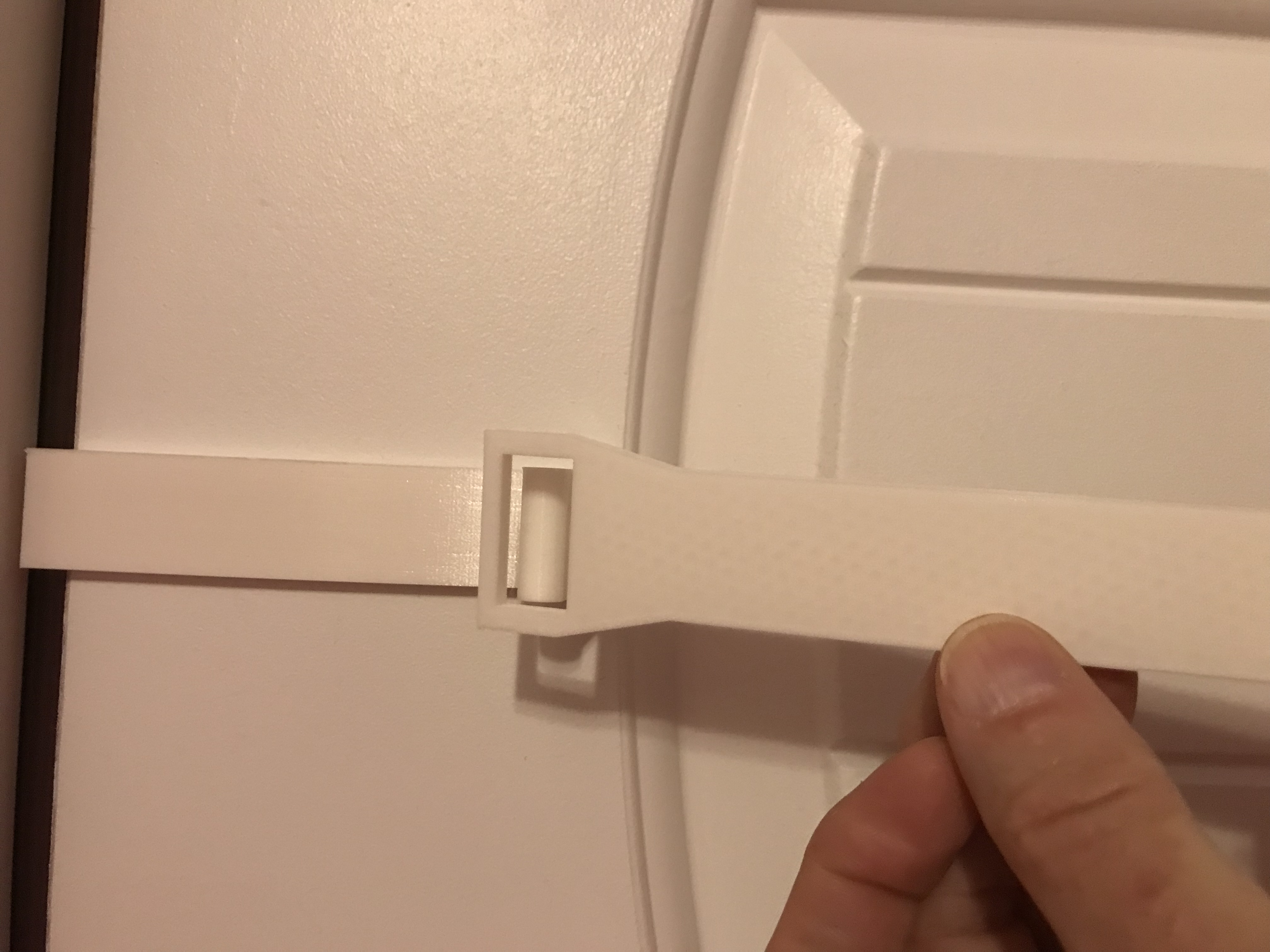 Over-the-door closet hanger
