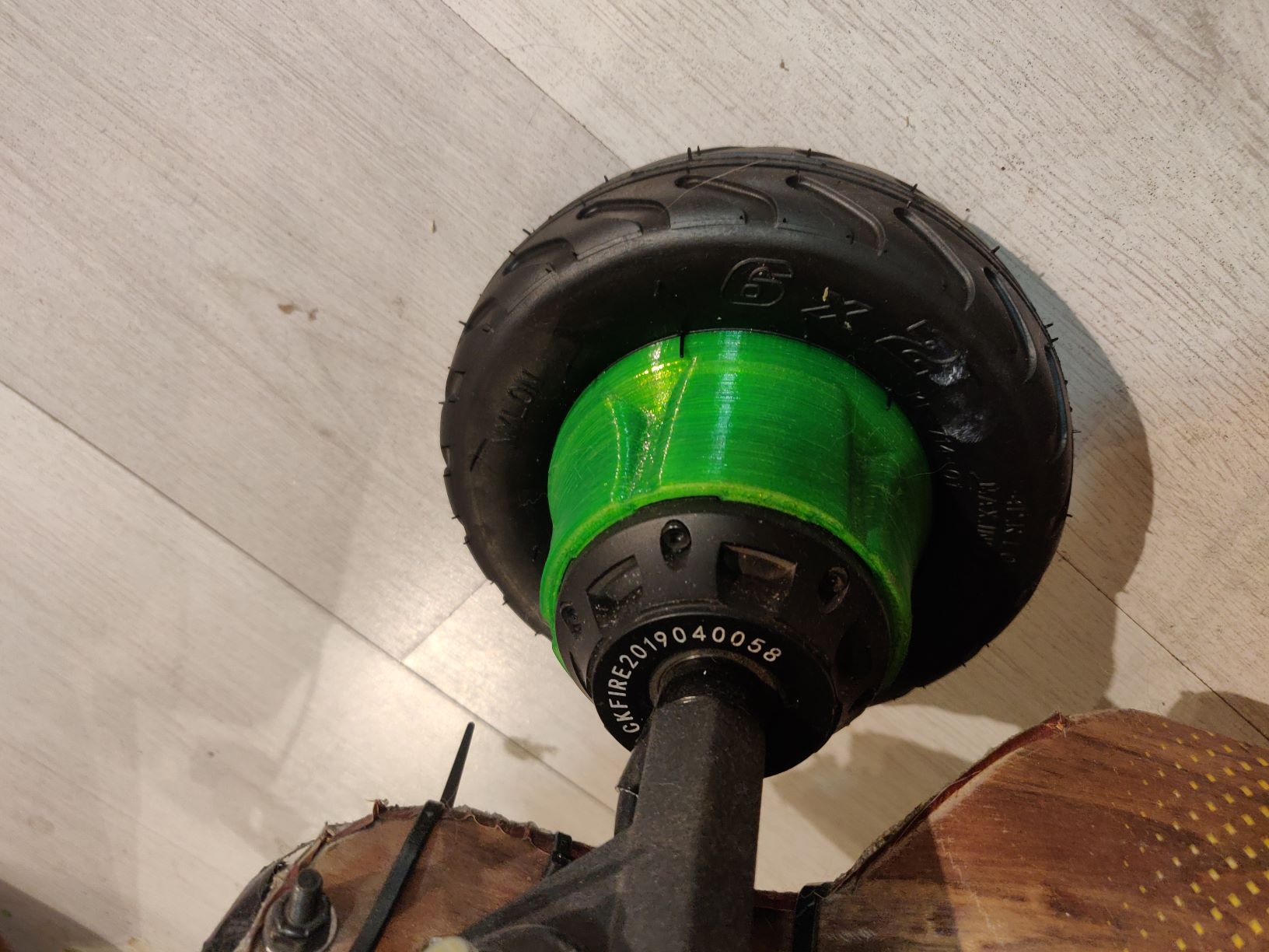 Hub motor pneumatic tyre sleeve