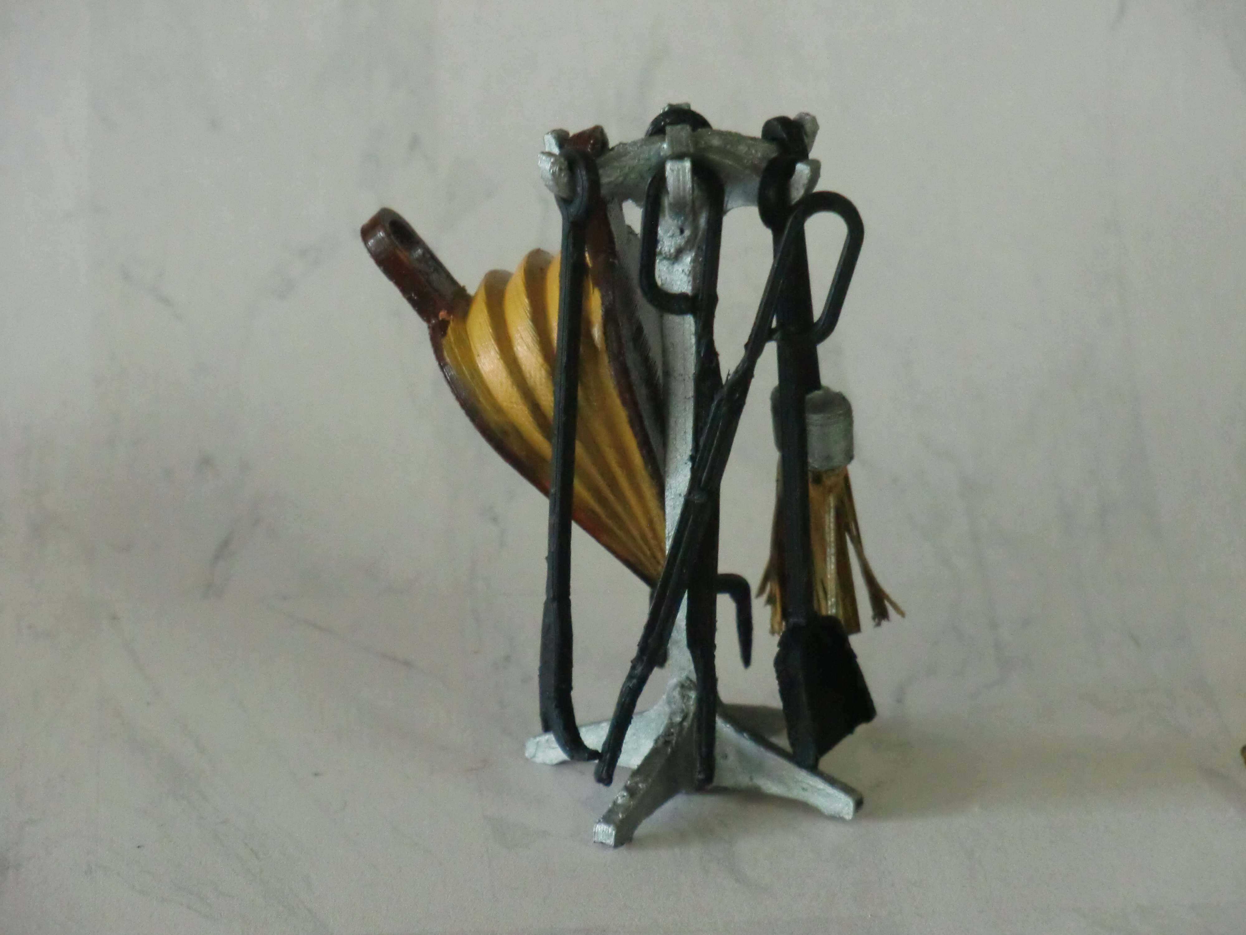 Set fireside accessories for dollhouse