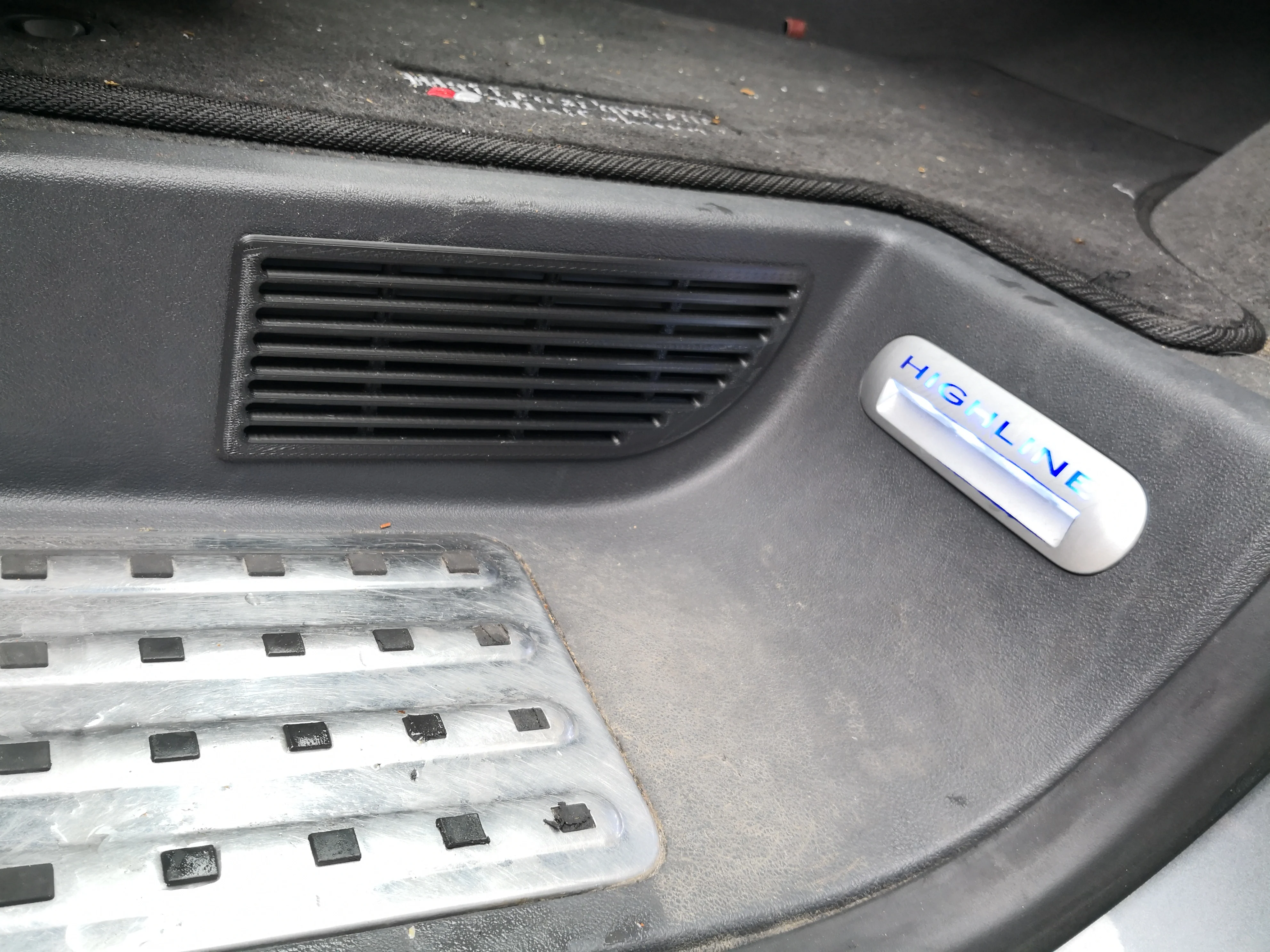 Grill vent for VW T5 MULTIVAN