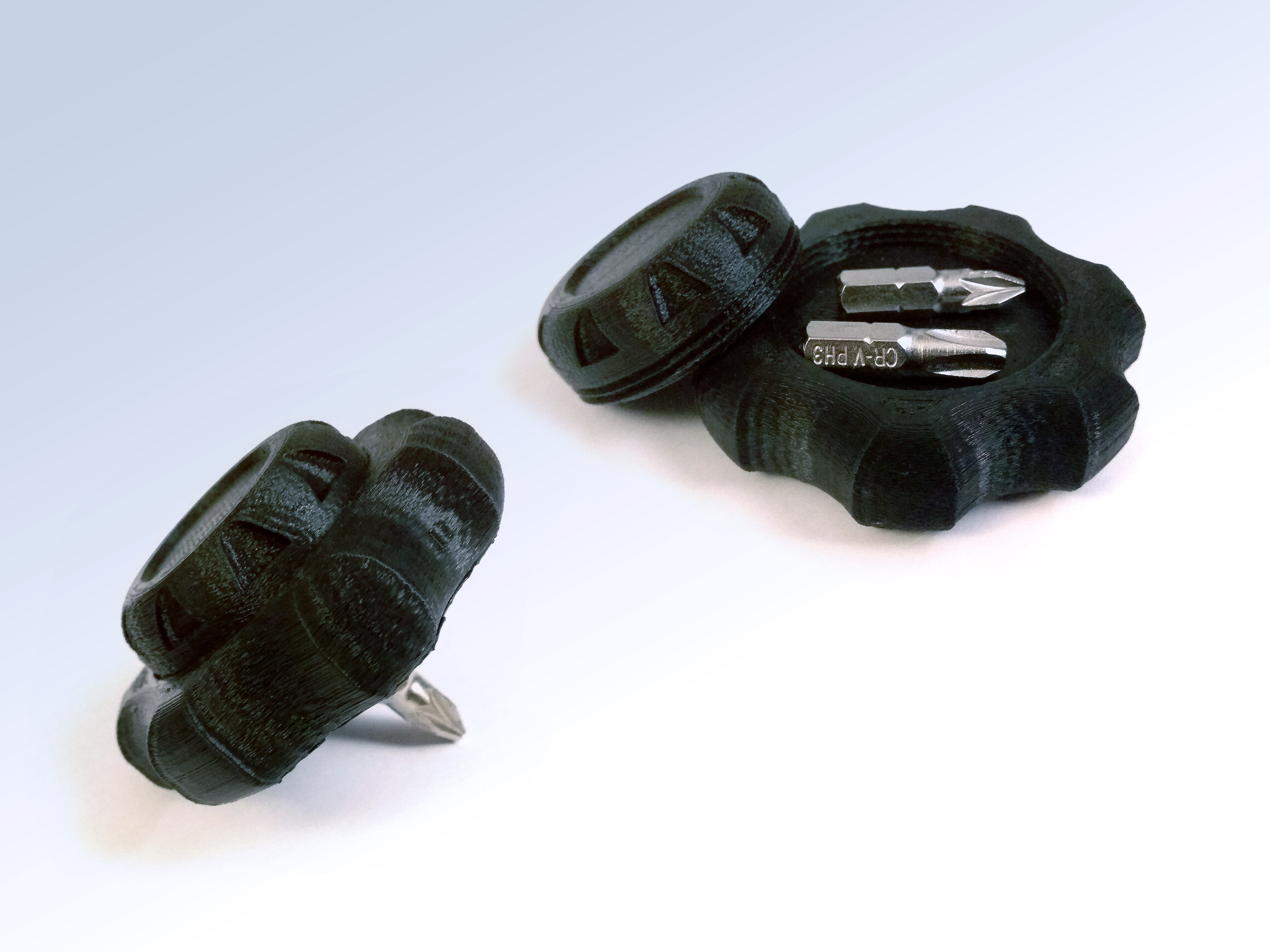 Mini screwdriver snowboard tool